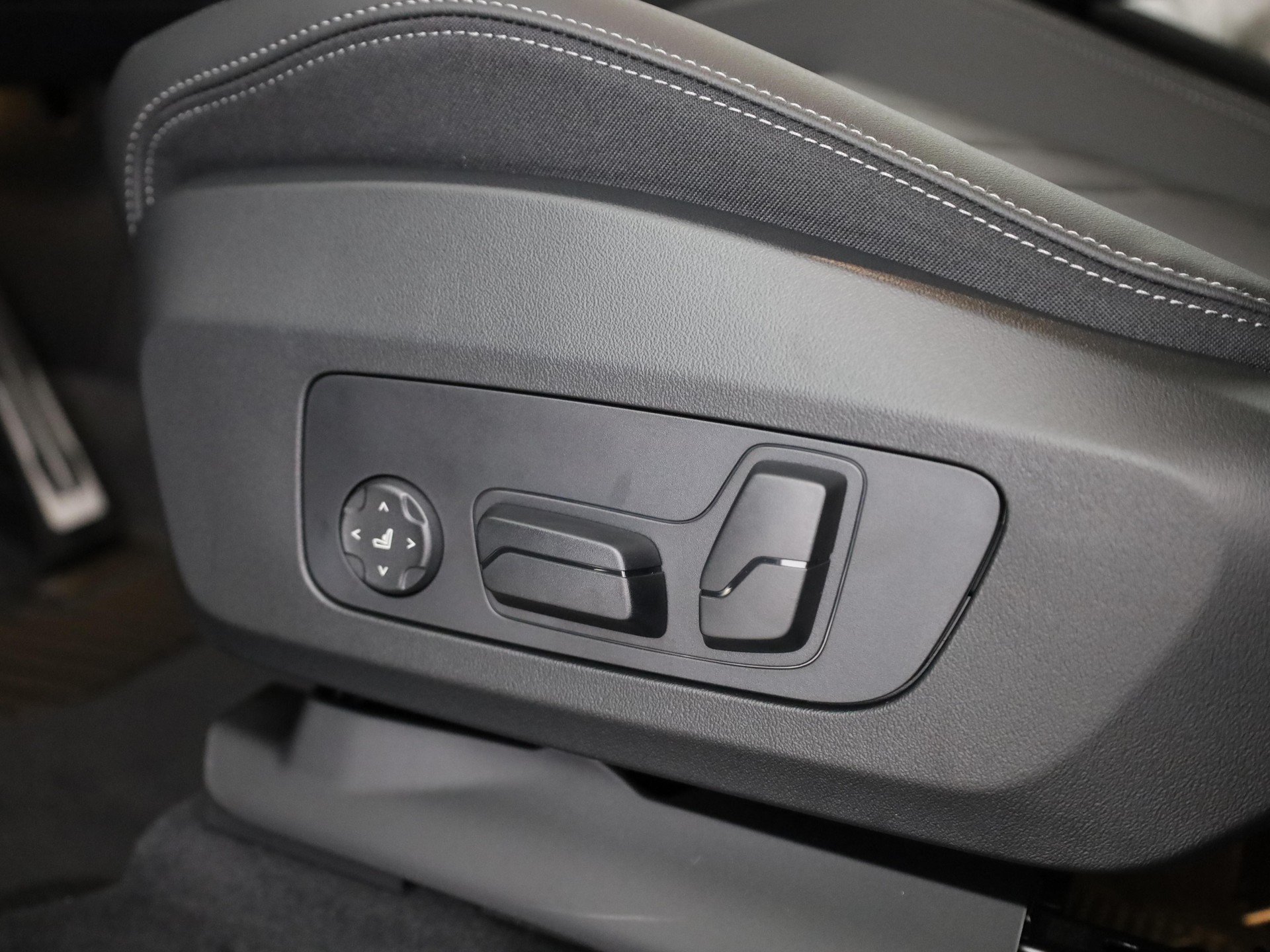 BMW X1 U11 23i xDrive paddles-image-23