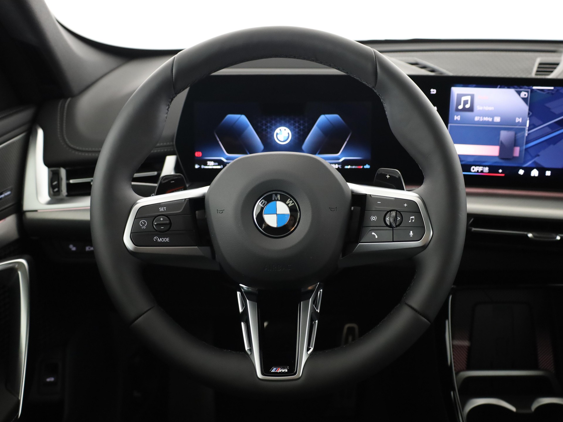BMW X1 U11 23i xDrive paddles-image-20