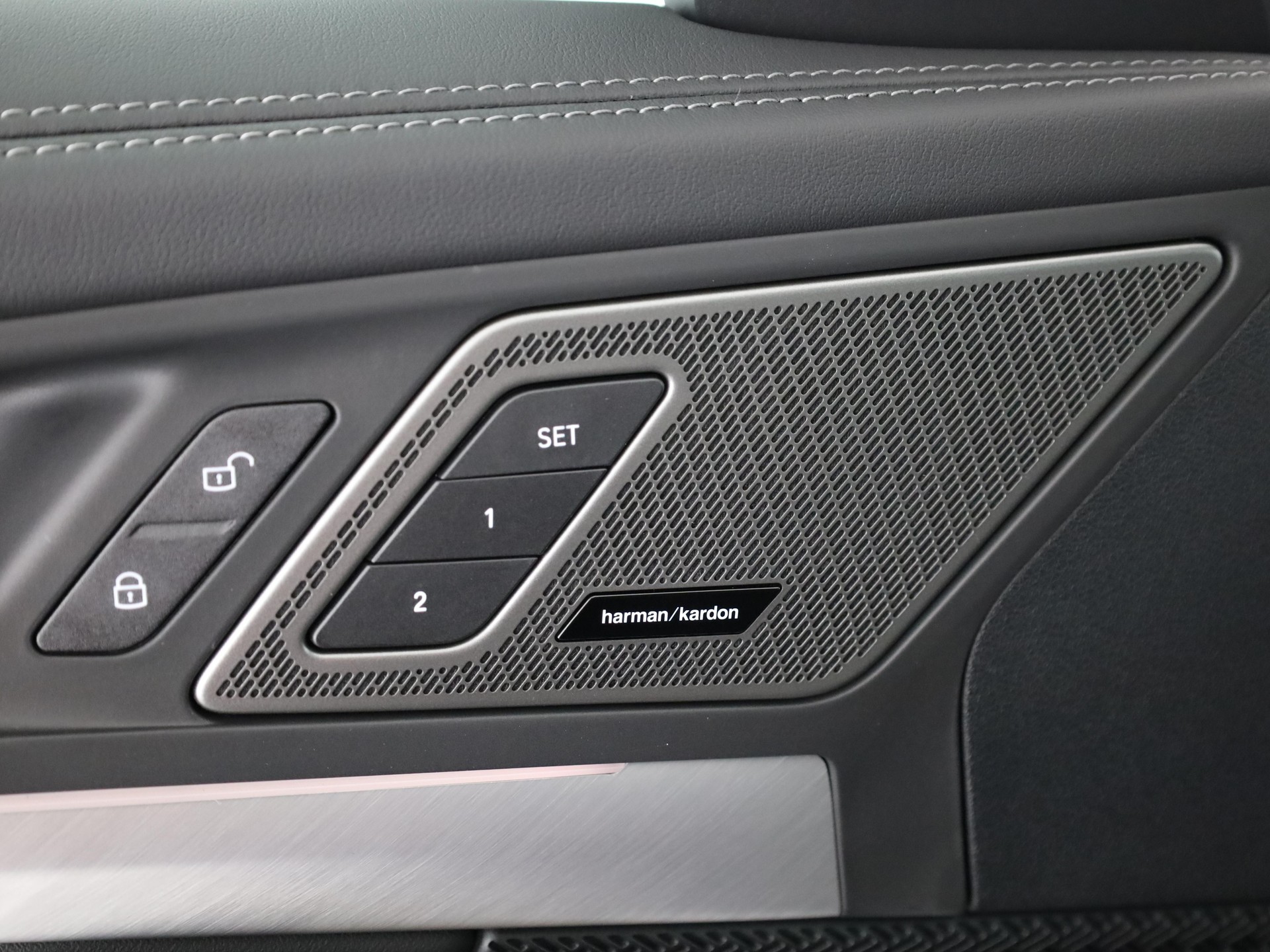 BMW X1 U11 23i xDrive paddles-image-10