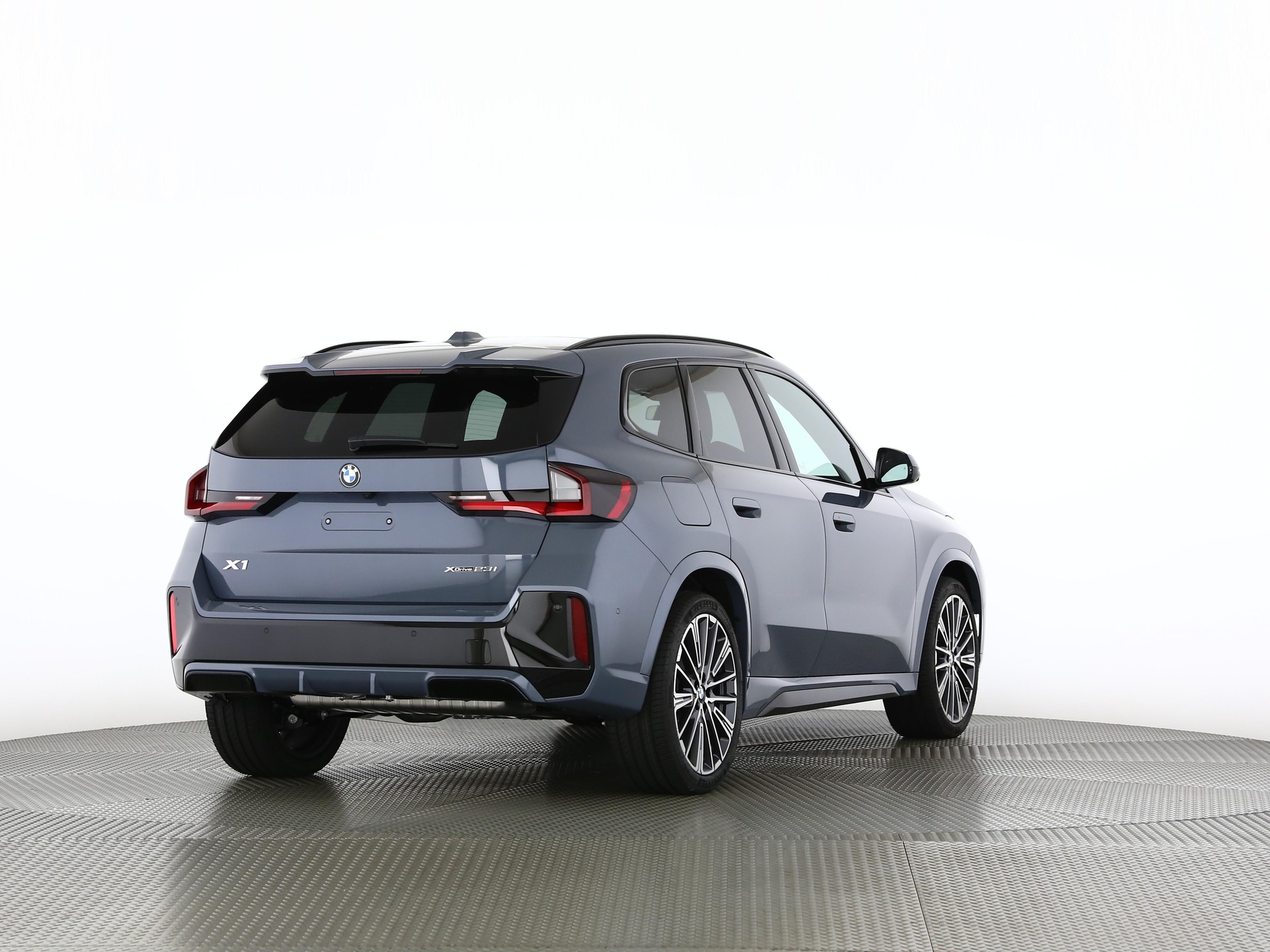 BMW X1 U11 23i xDrive paddles-image-1