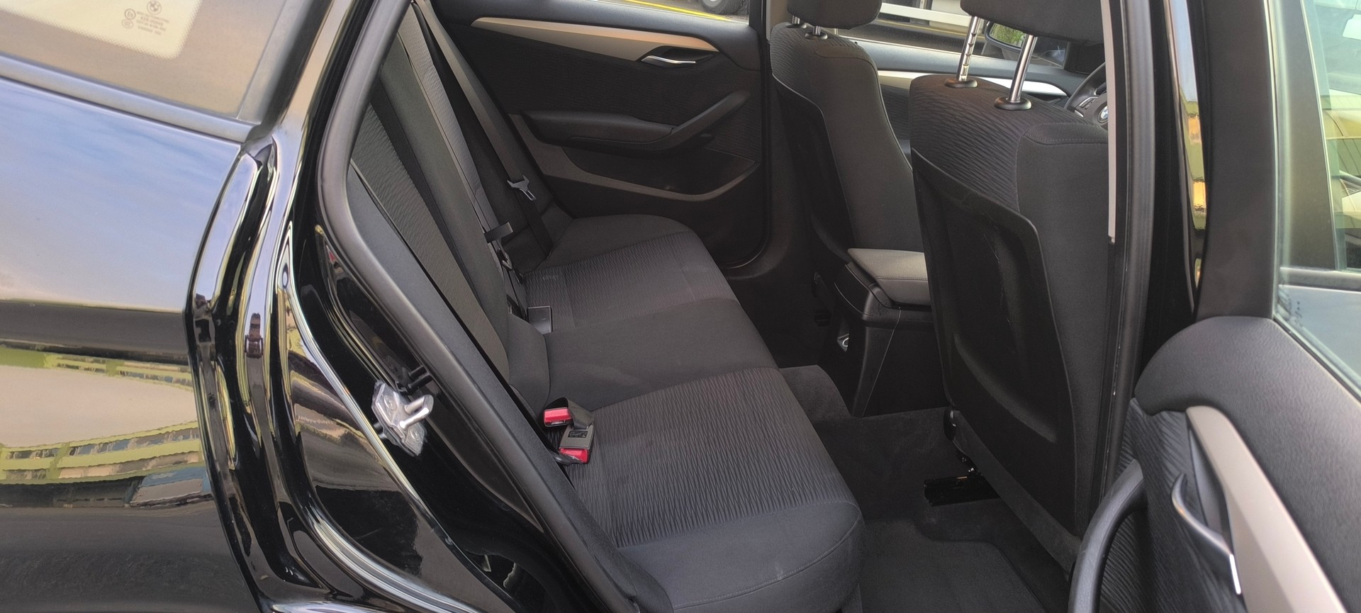 BMW X1 xDrive 18d-image-15