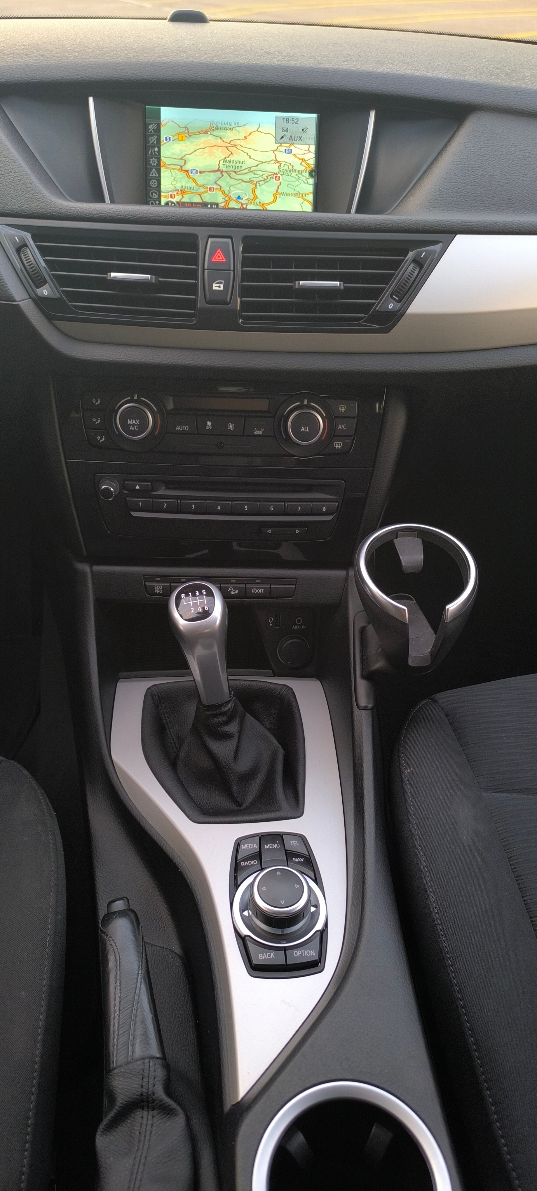 BMW X1 xDrive 18d-image-10
