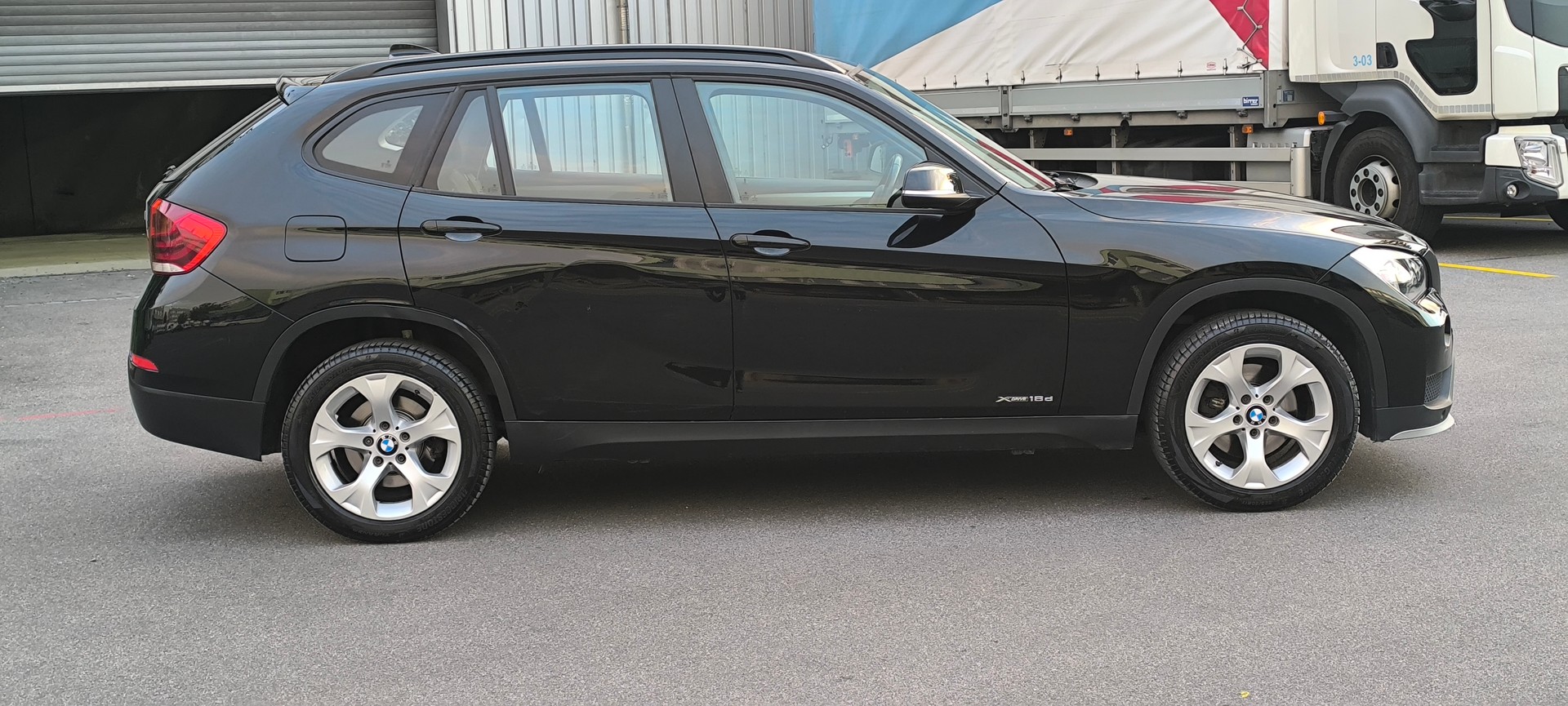 BMW X1 xDrive 18d-image-2