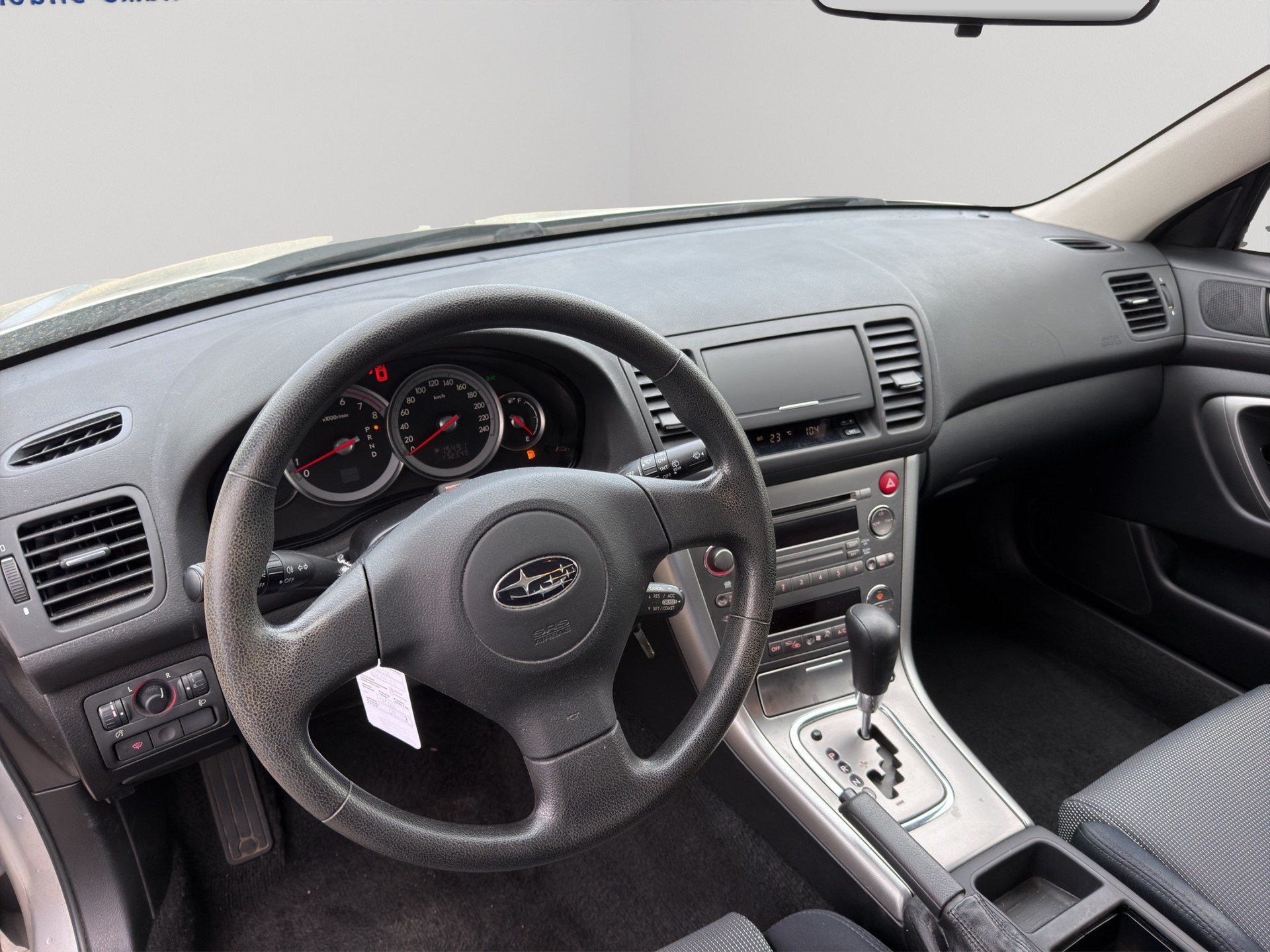 SUBARU Legacy 2.0i AWD Swiss Automatik-image-11