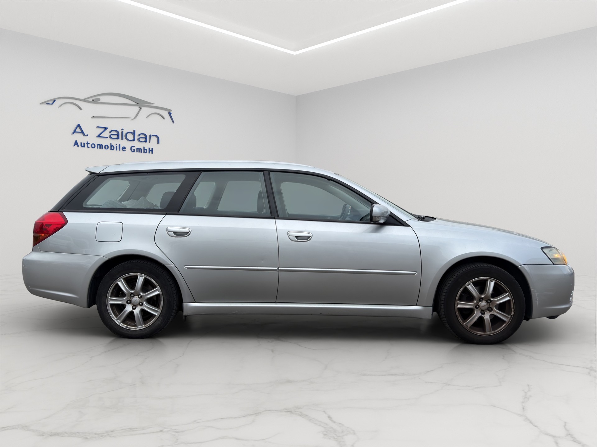 SUBARU Legacy 2.0i AWD Swiss Automatik-image-3