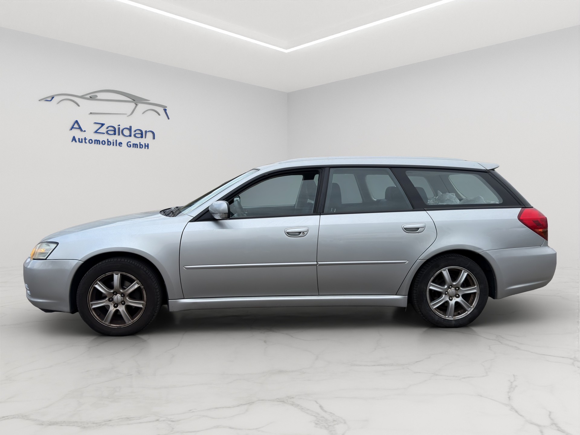 SUBARU Legacy 2.0i AWD Swiss Automatik-image-7