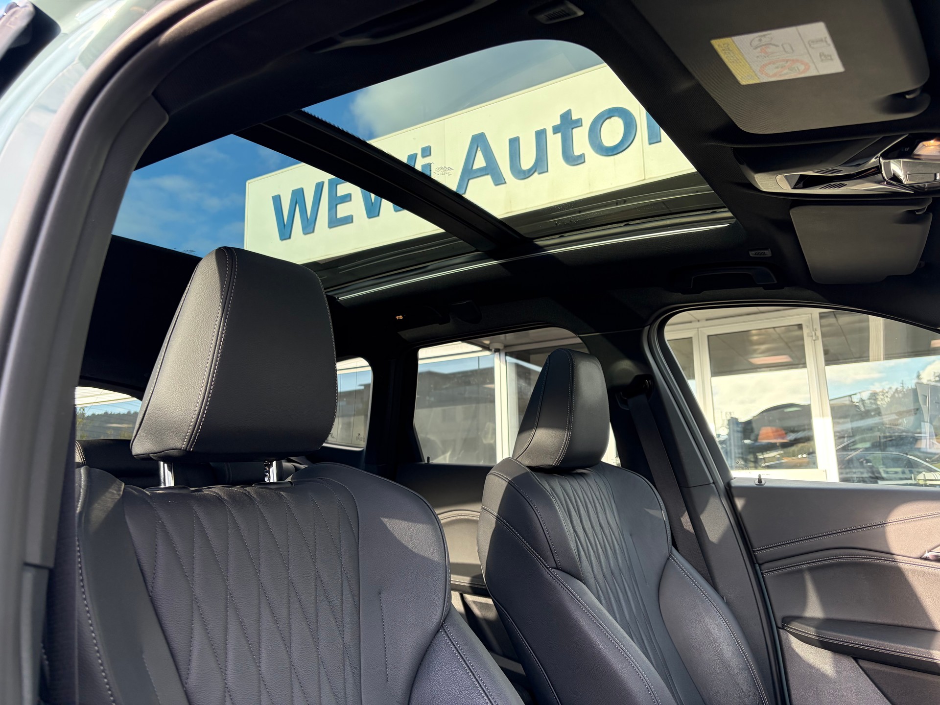 BMW X1 xDrive 23i 48V M Sport-image-23