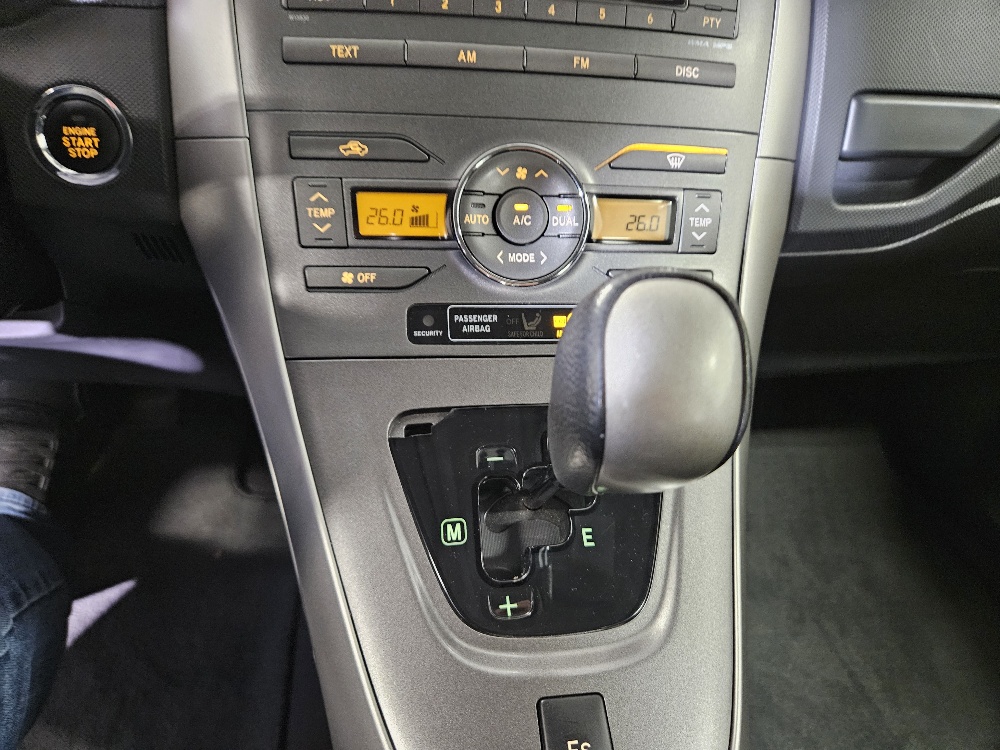 TOYOTA Auris 1.6 Linea Luna-image-12