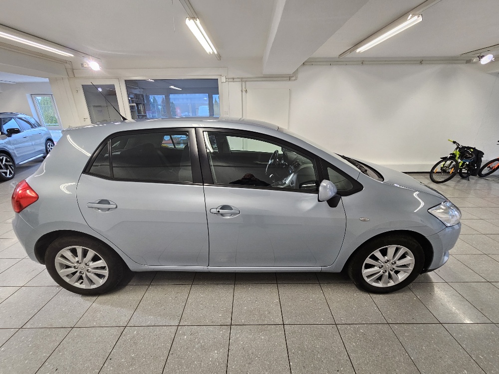 TOYOTA Auris 1.6 Linea Luna-image-3