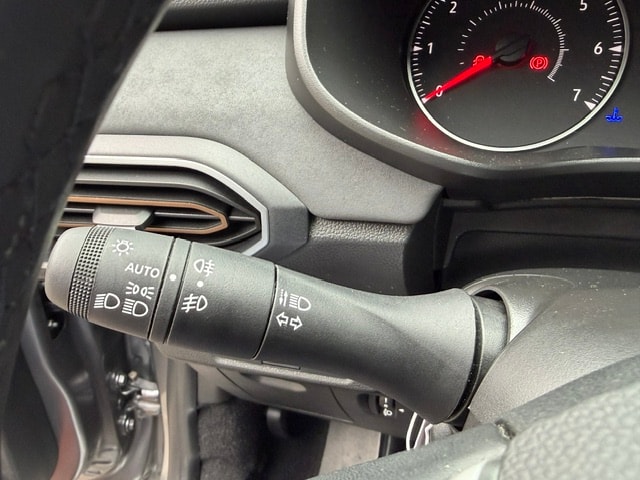 DACIA Sandero Stepway TCe 90 Extreme+ CVT-image-26