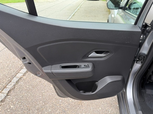 DACIA Sandero Stepway TCe 90 Extreme+ CVT-image-10