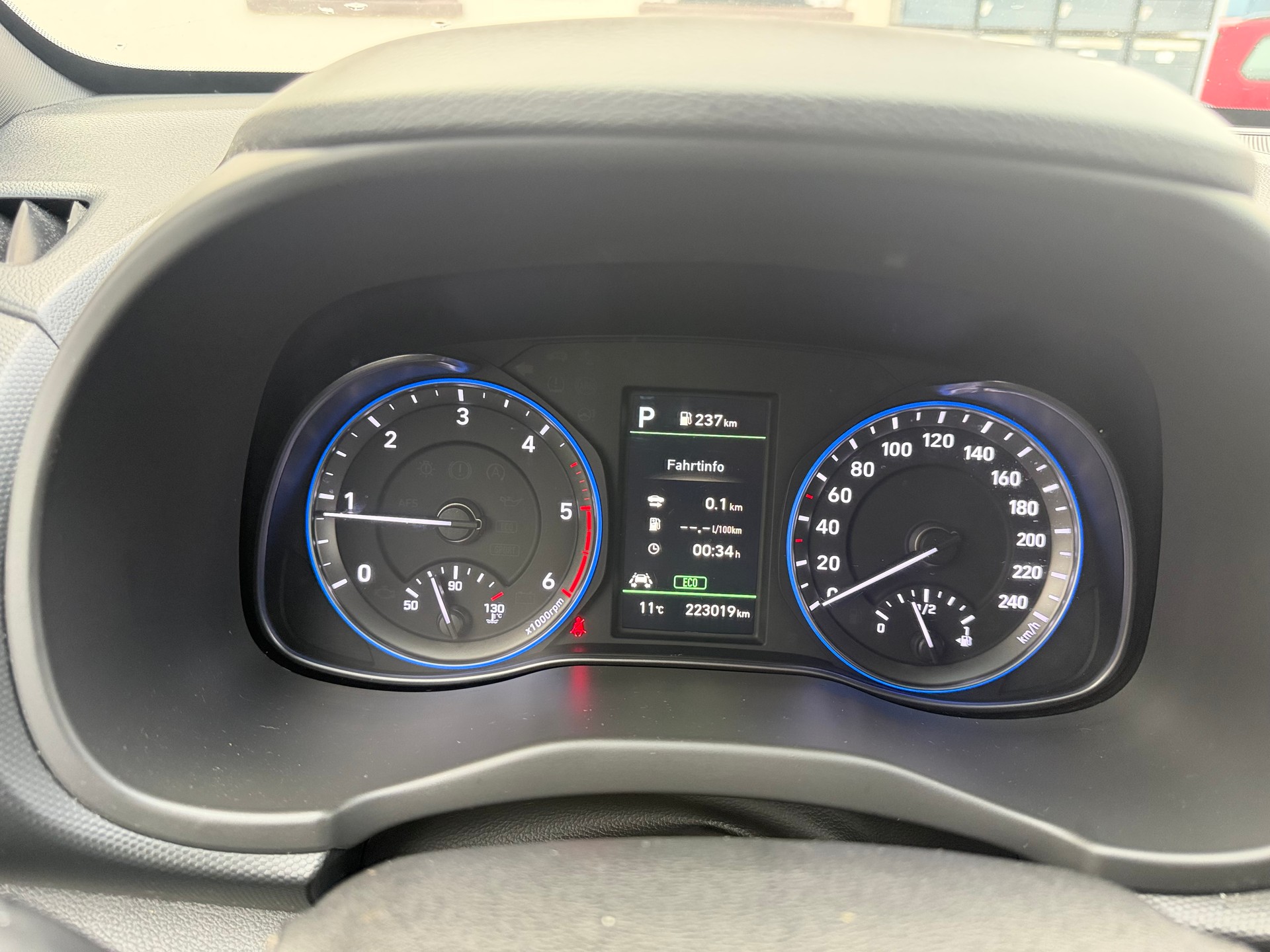 HYUNDAI Kona 1.6 CRDI Amplia 4WD DCT-image-15