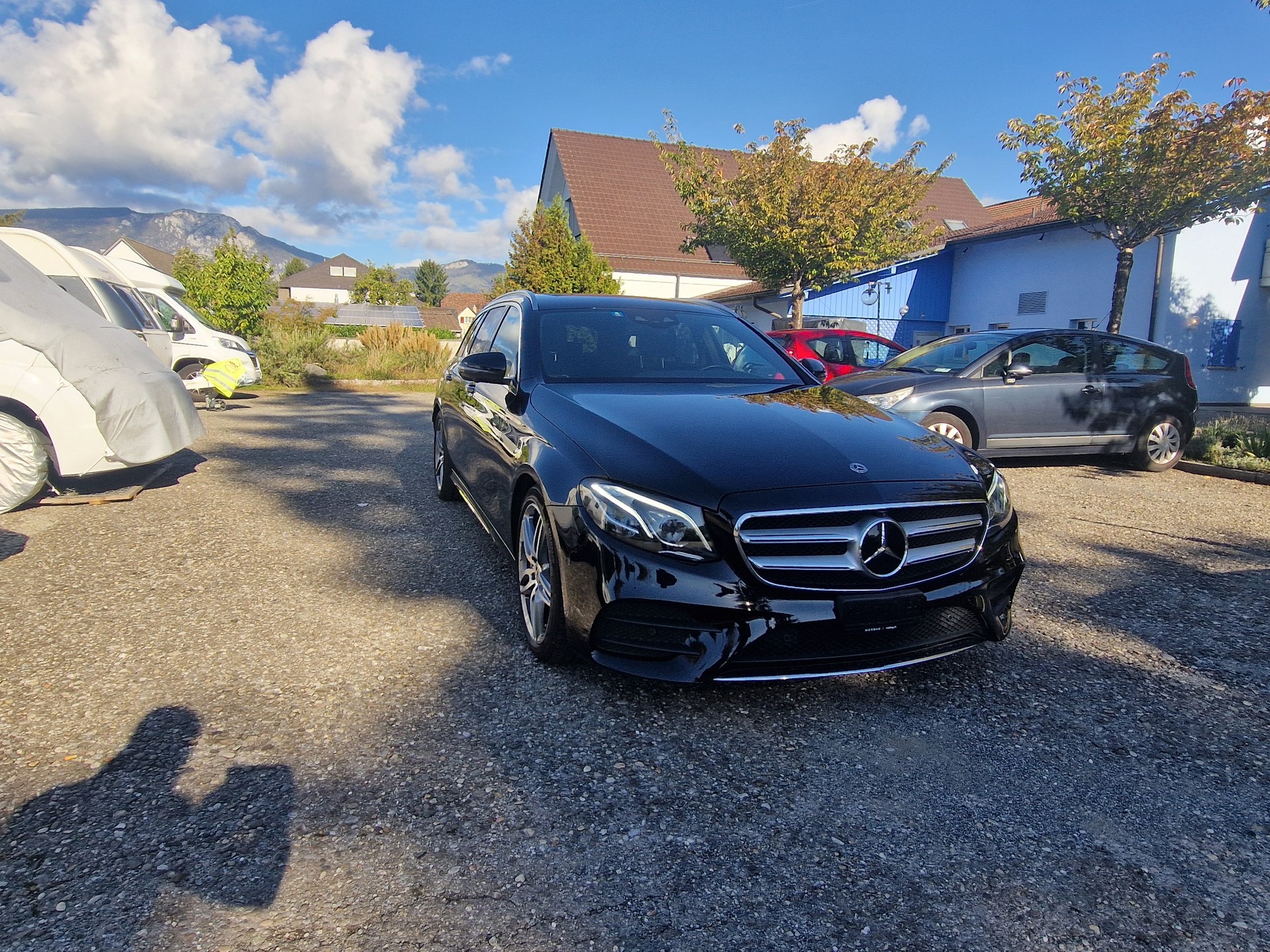MERCEDES-BENZ E 220 d AMG Line 4Matic 9G-Tronic-image-17
