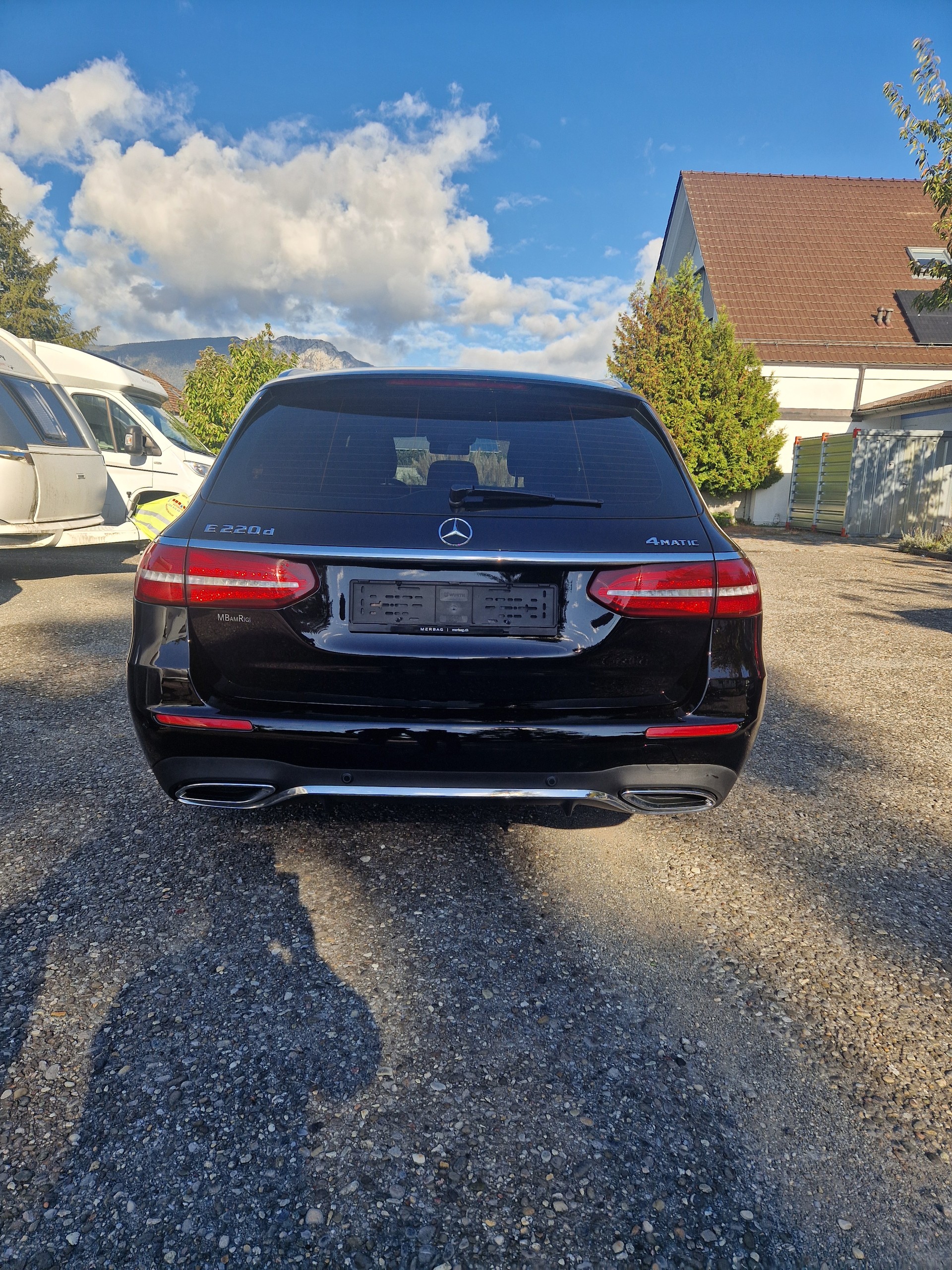 MERCEDES-BENZ E 220 d AMG Line 4Matic 9G-Tronic-image-1