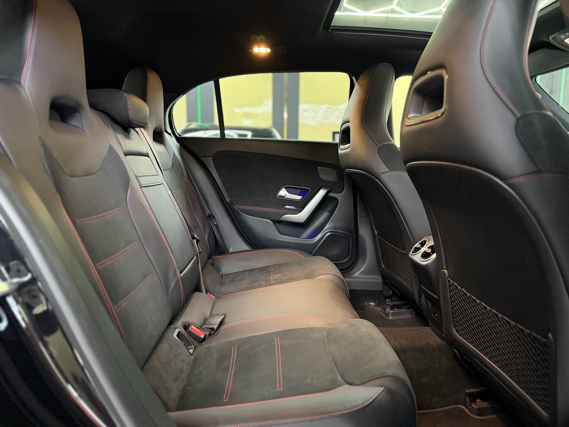 MERCEDES-BENZ A 200 AMG Line 7G-DCT-image-14
