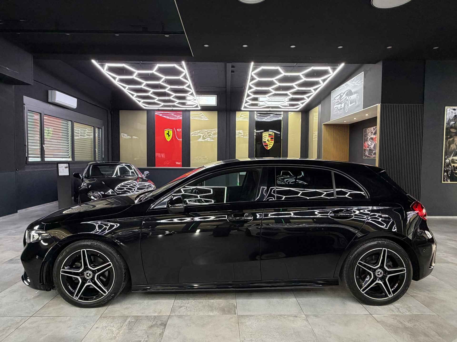 MERCEDES-BENZ A 200 AMG Line 7G-DCT-image-7