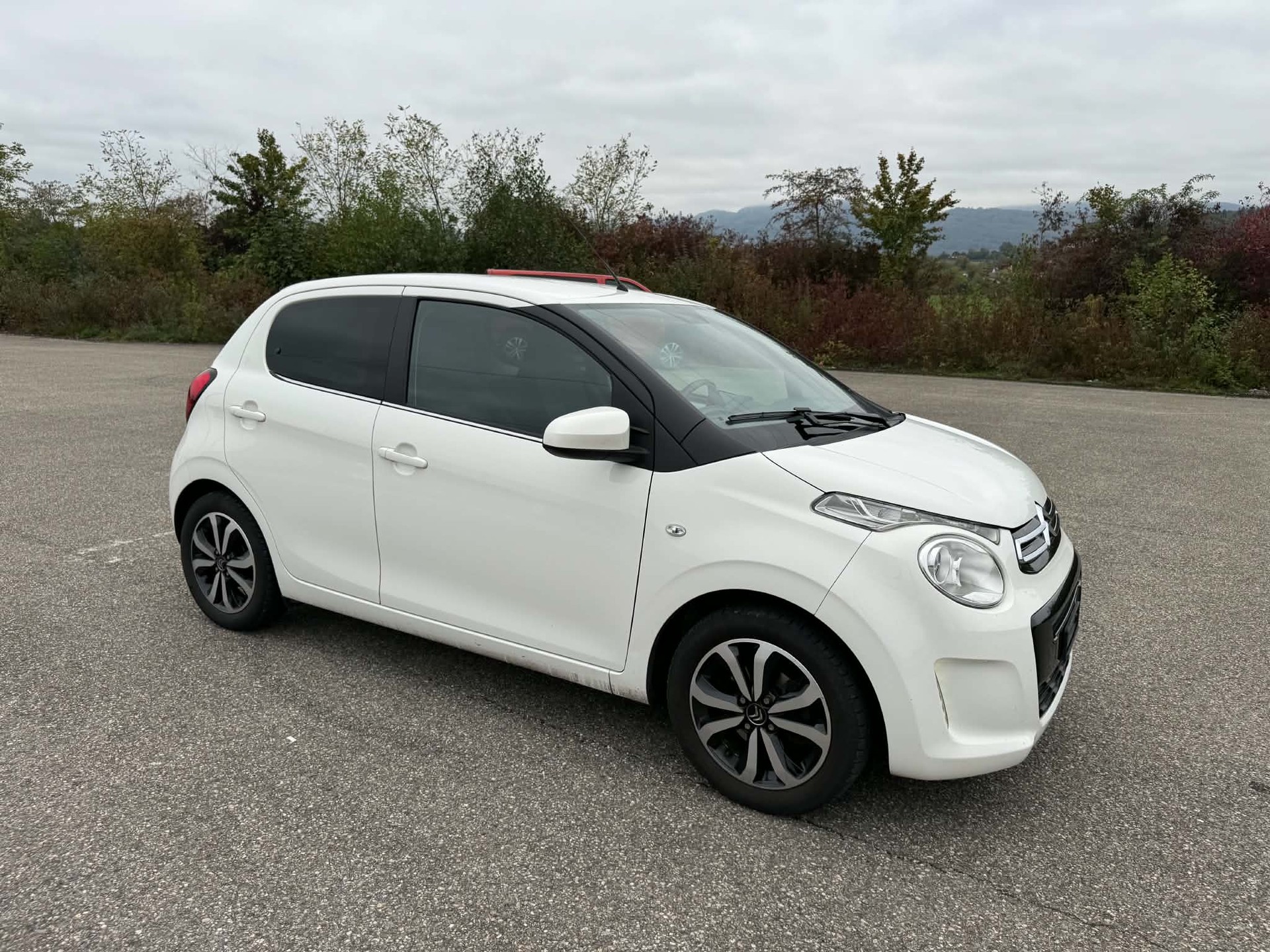 CITROEN C1 1.2 VTi Shine Airscape-image-1