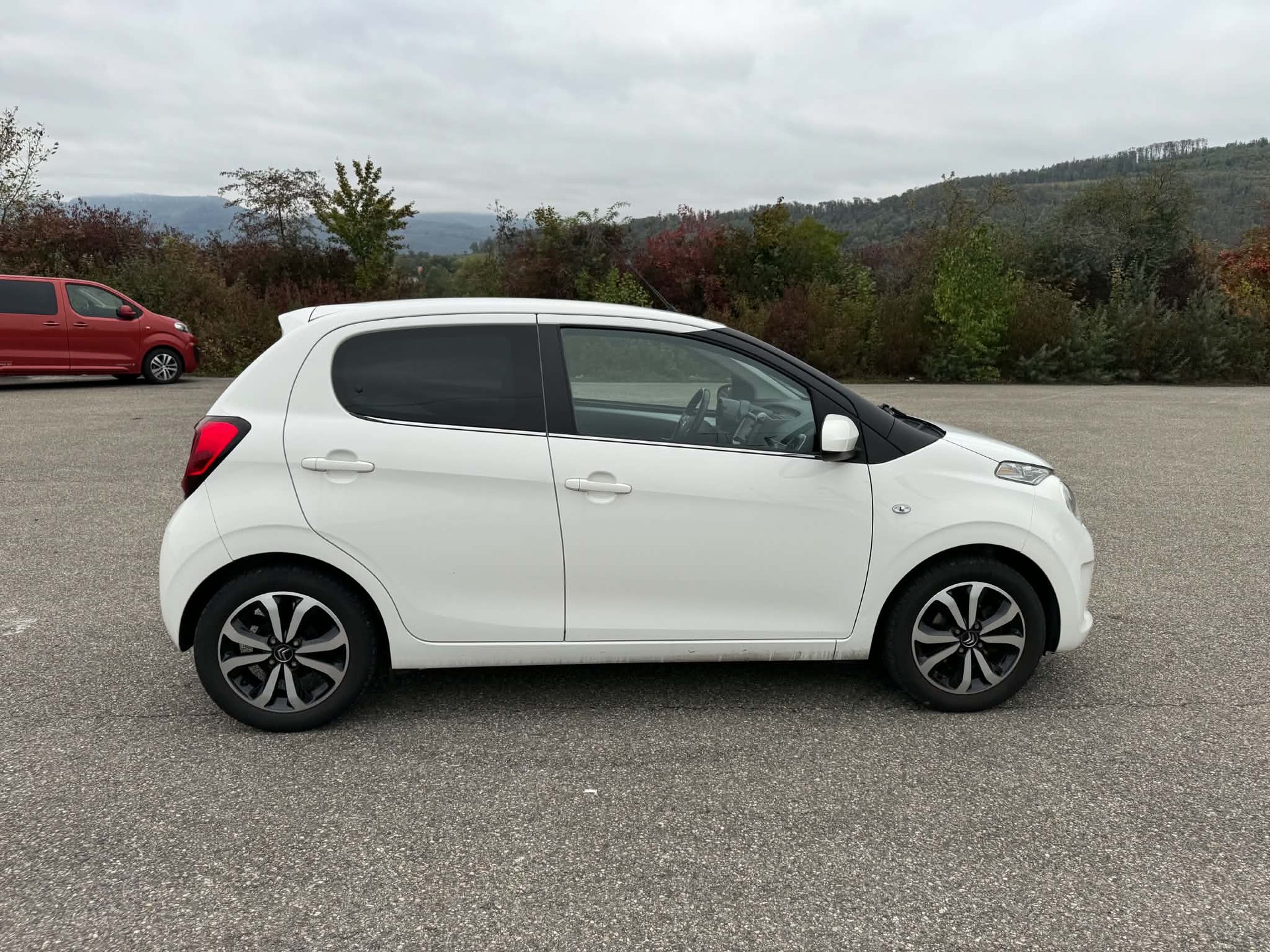 CITROEN C1 1.2 VTi Shine Airscape-image-5