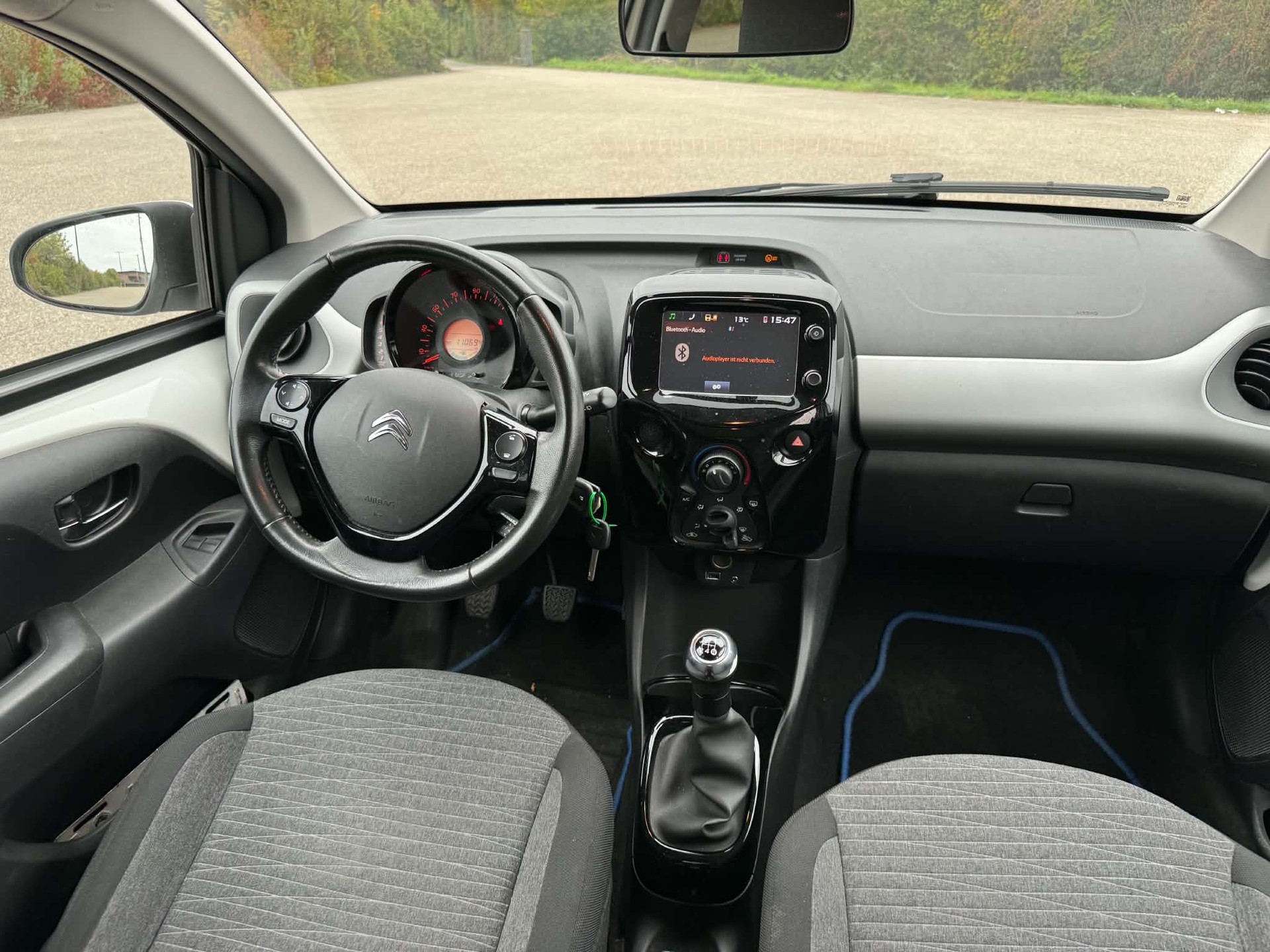 CITROEN C1 1.2 VTi Shine Airscape-image-2