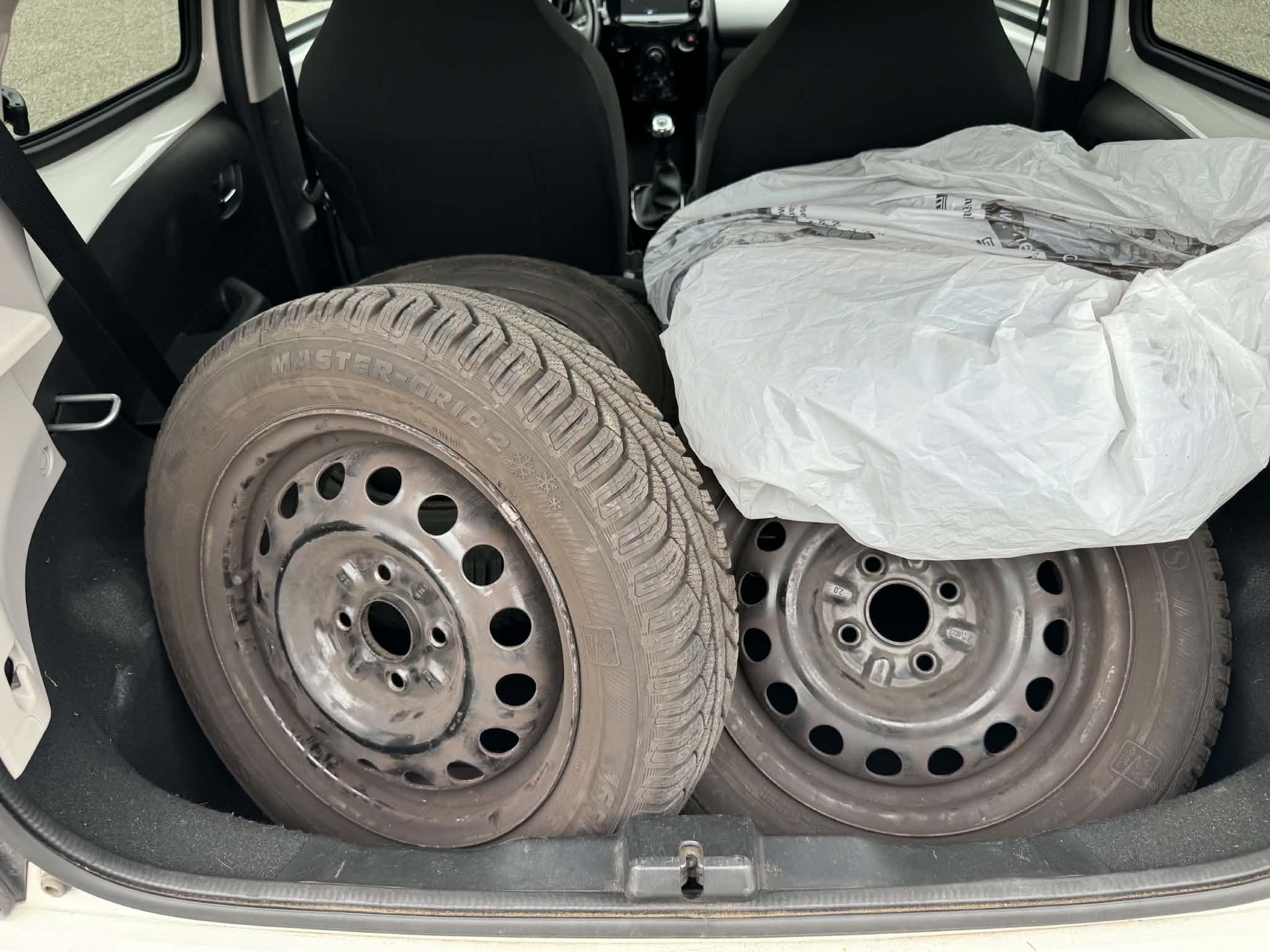 CITROEN C1 1.2 VTi Shine Airscape-image-11