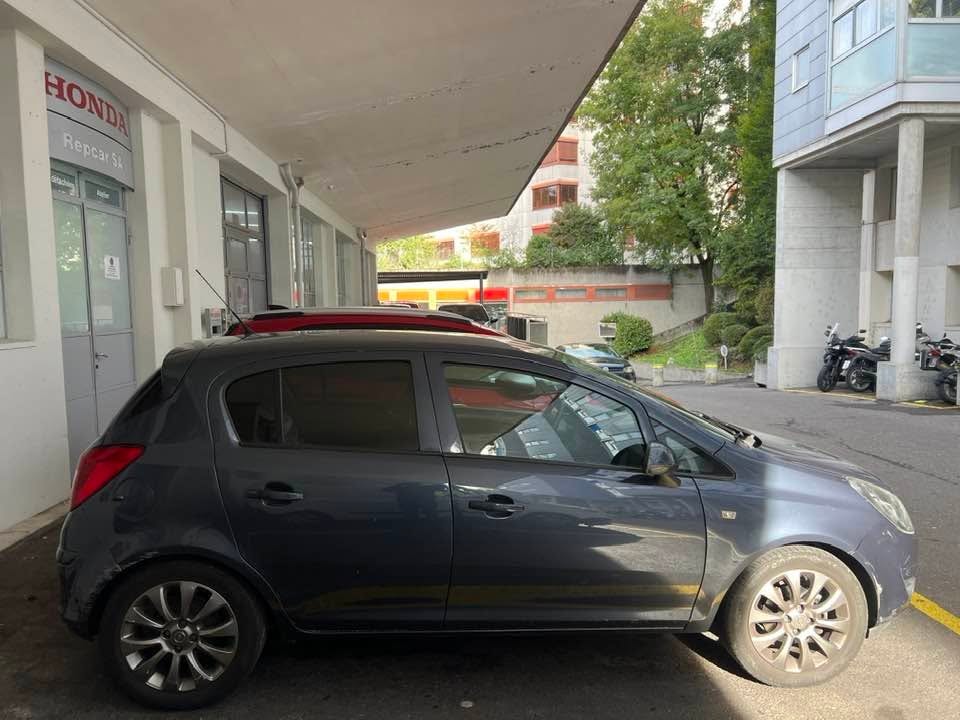 Car photo