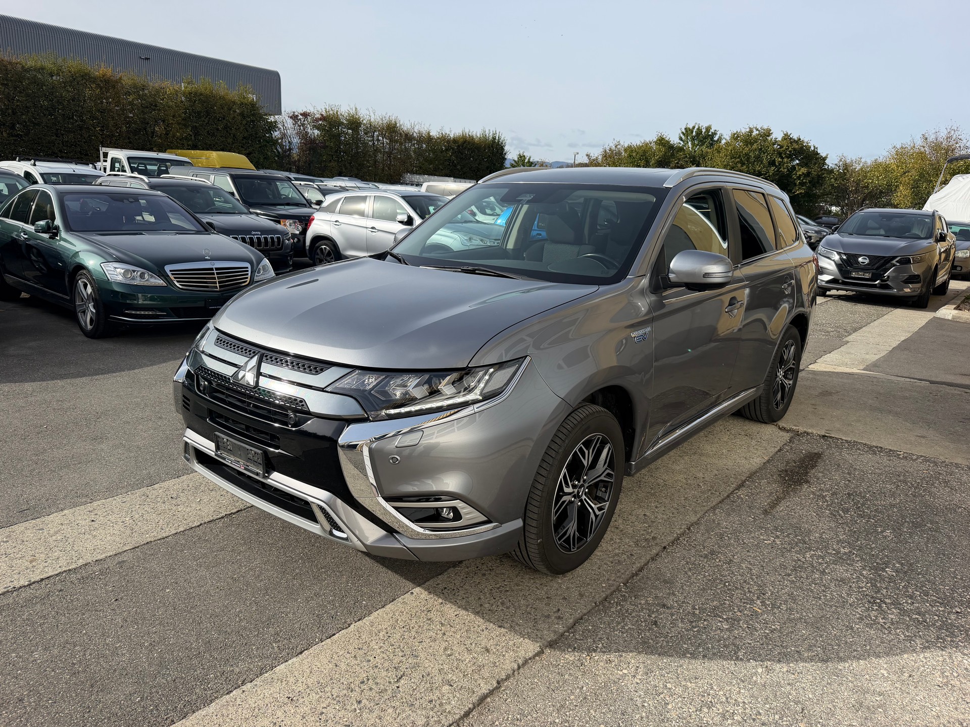 MITSUBISHI Outlander 2.4 PHEV Style 4WD Automatic-image-9