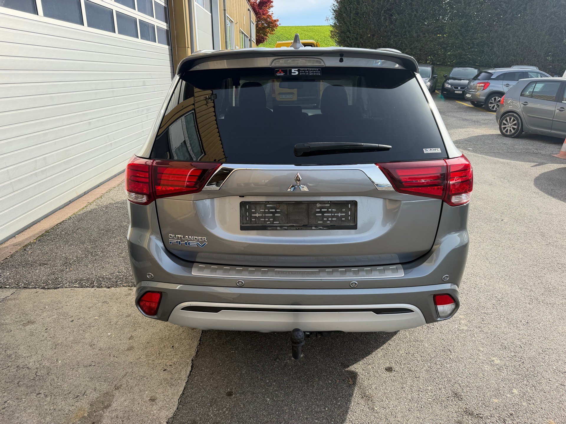 MITSUBISHI Outlander 2.4 PHEV Style 4WD Automatic-image-7