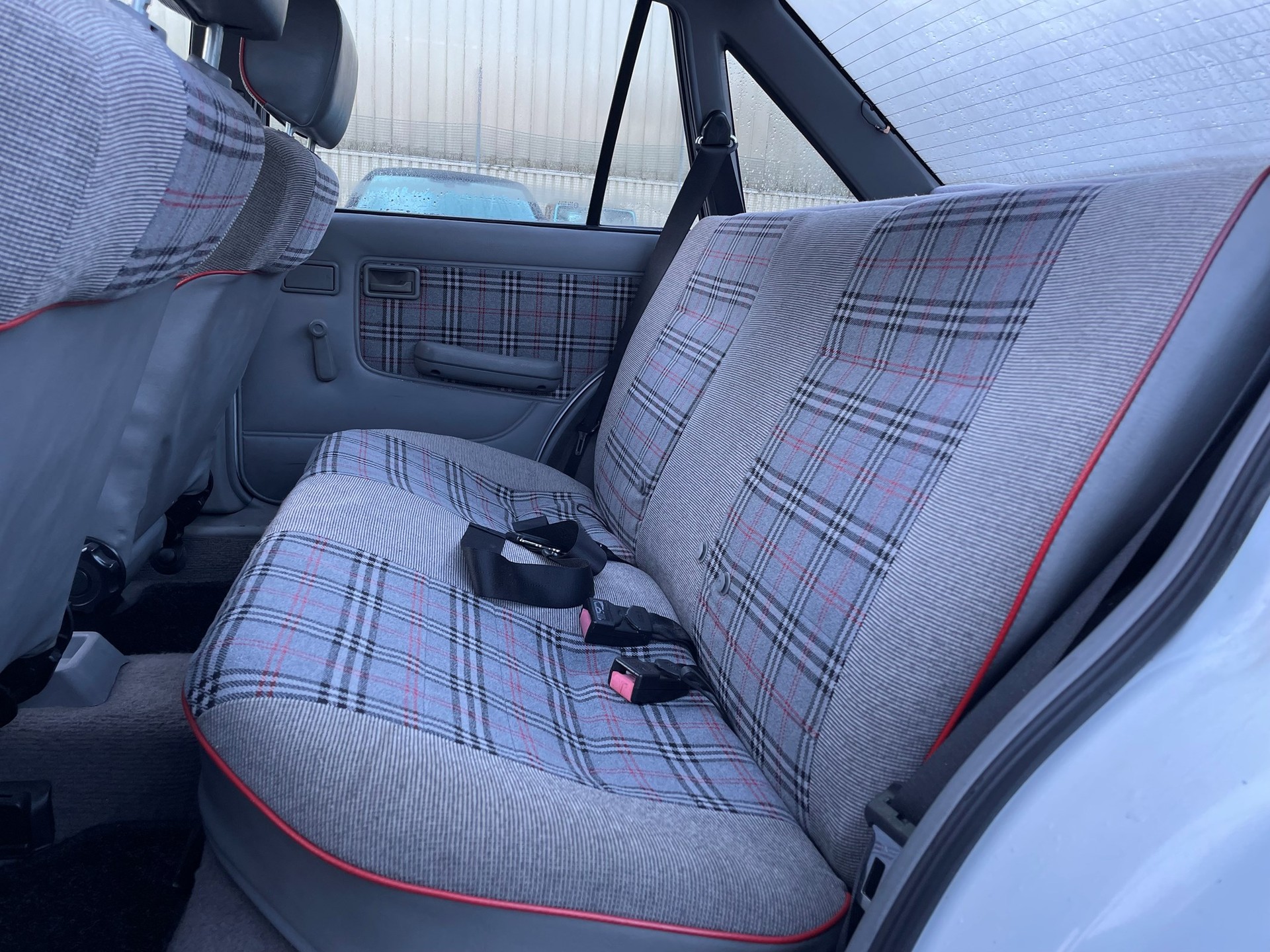 OPEL Kadett 1600i Club-image-9