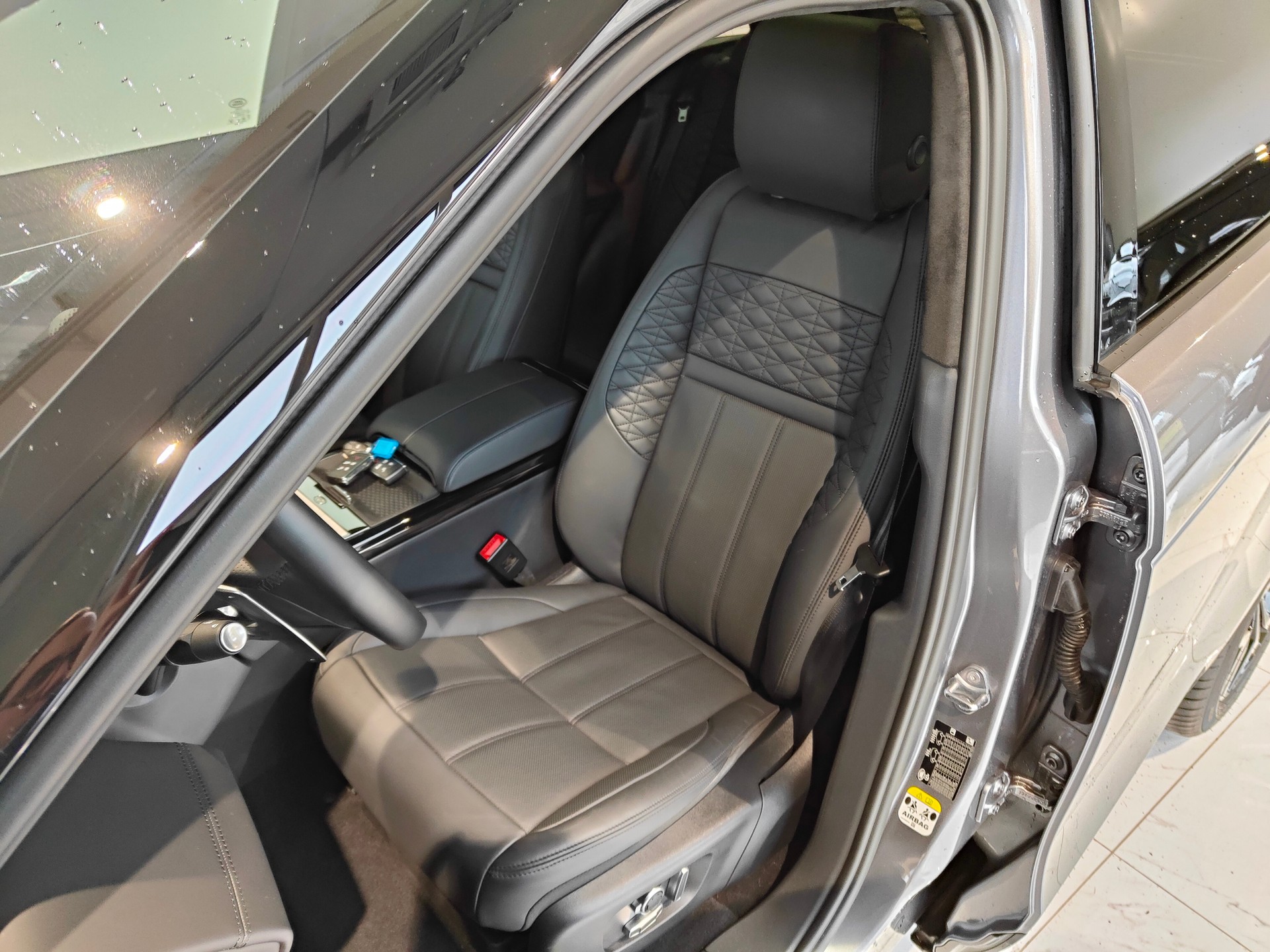 LAND ROVER Range Rover Evoque R-Dynamic P 250 AB AT9-image-4