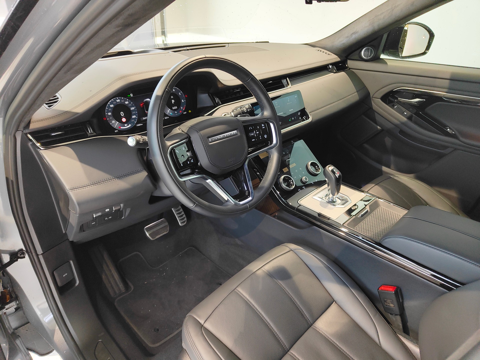 LAND ROVER Range Rover Evoque R-Dynamic P 250 AB AT9-image-3