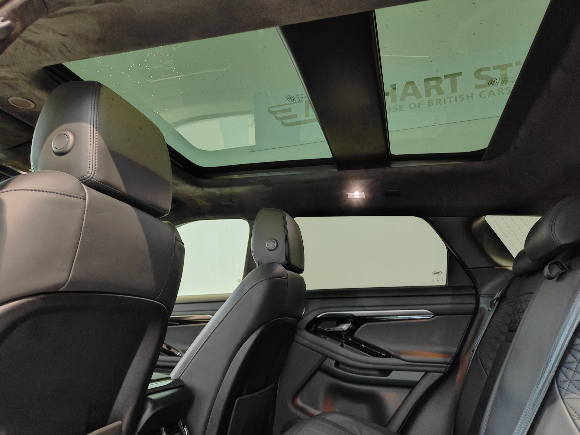 LAND ROVER Range Rover Evoque R-Dynamic P 250 AB AT9-image-6