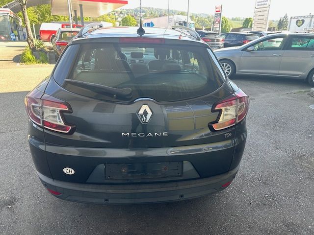 RENAULT Mégane Grandtour 1.4 16V Turbo Bose-image-5