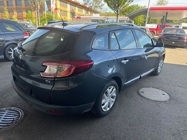 RENAULT Mégane Grandtour 1.4 16V Turbo Bose-image-4