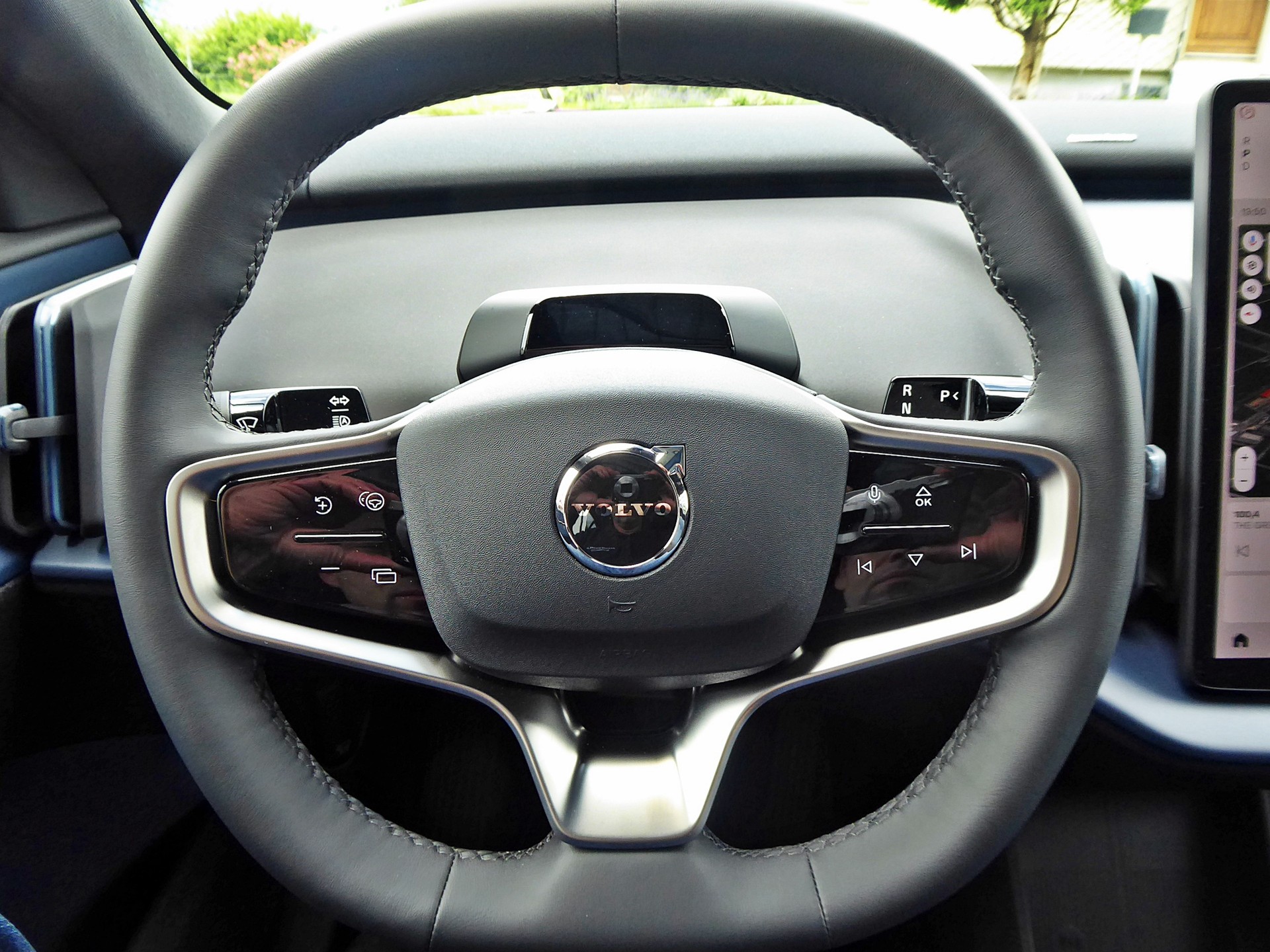 VOLVO EX30 E60 69kWh Ext Ra Ultra-image-9