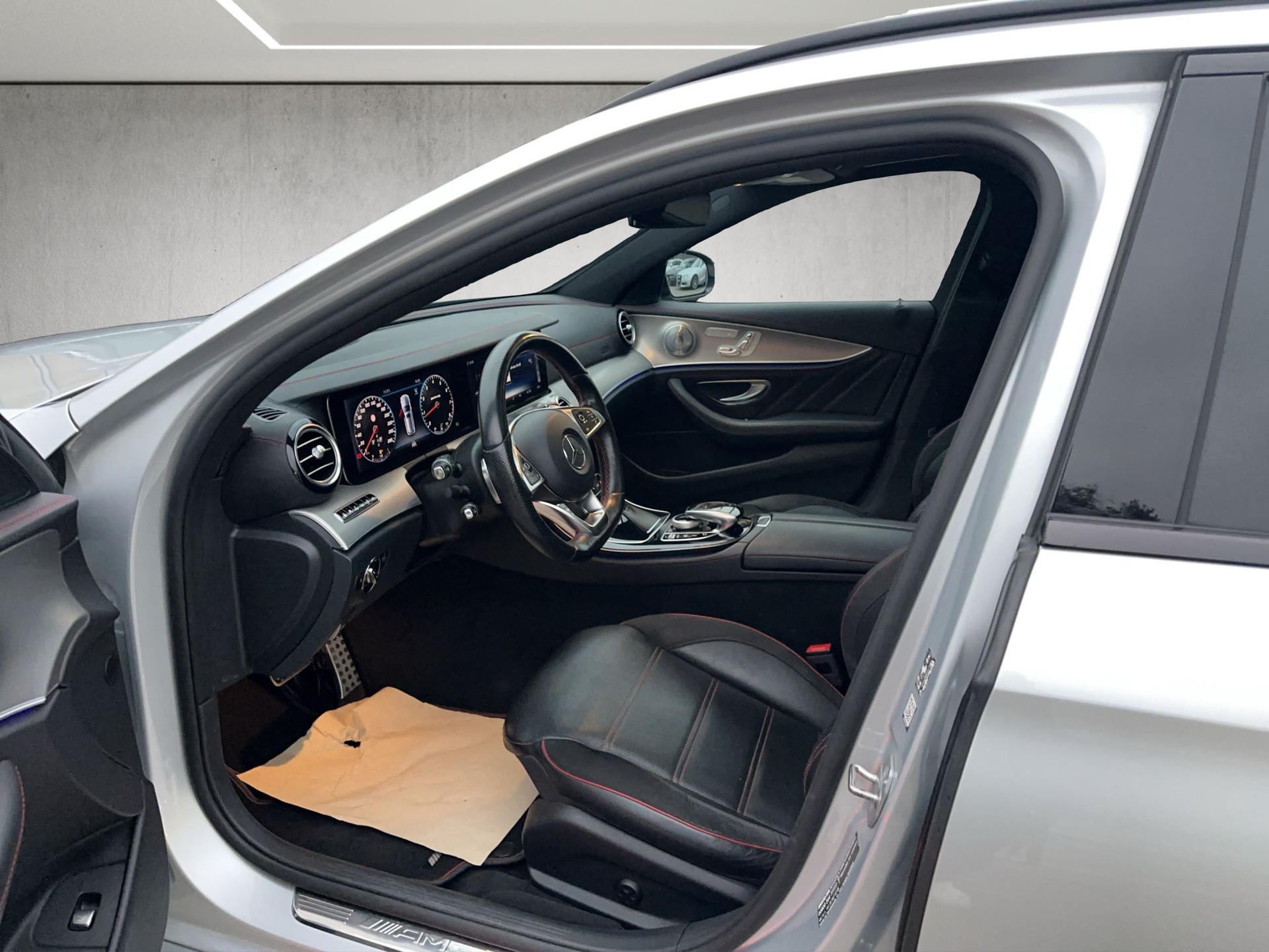 MERCEDES-BENZ E 43 AMG 4 Matic 9G-Tronic-image-13