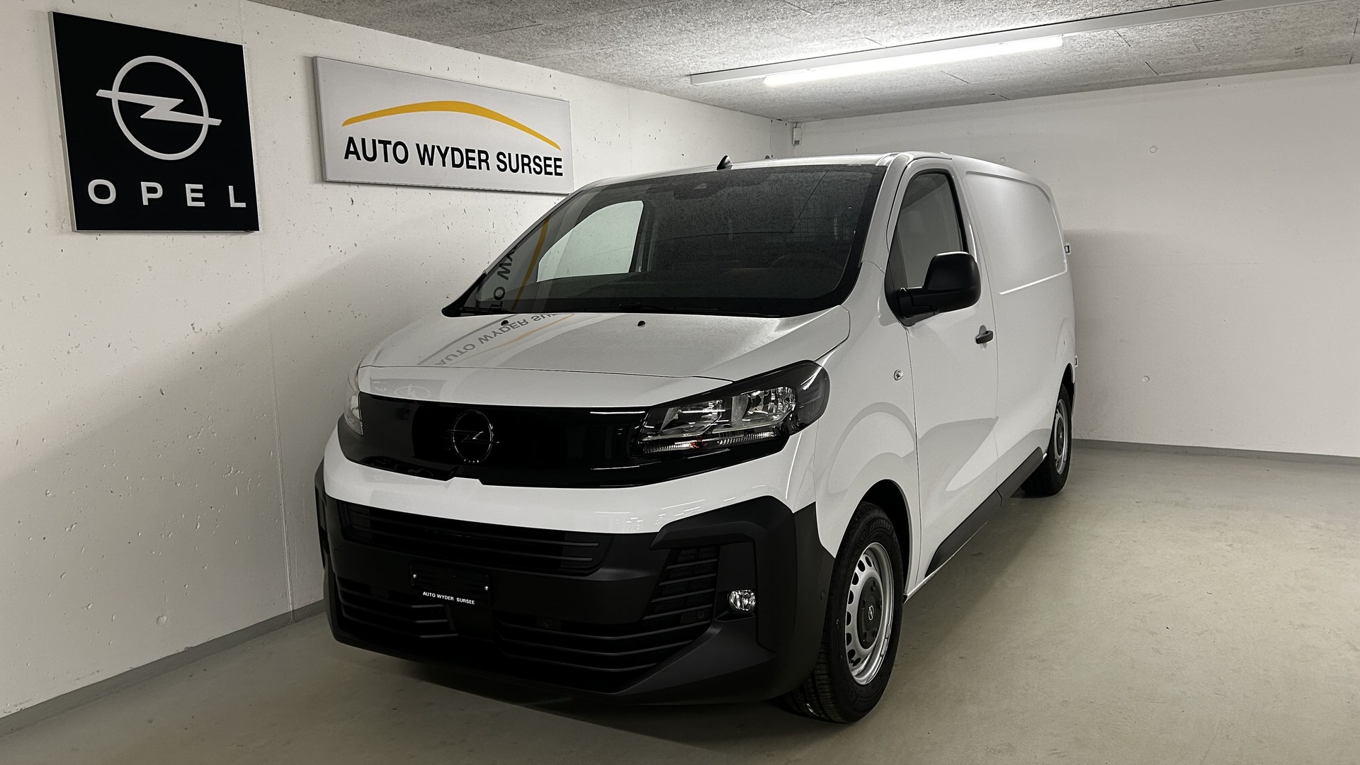OPEL Vivaro Cargo 1.5 D 120 S/S-image-1
