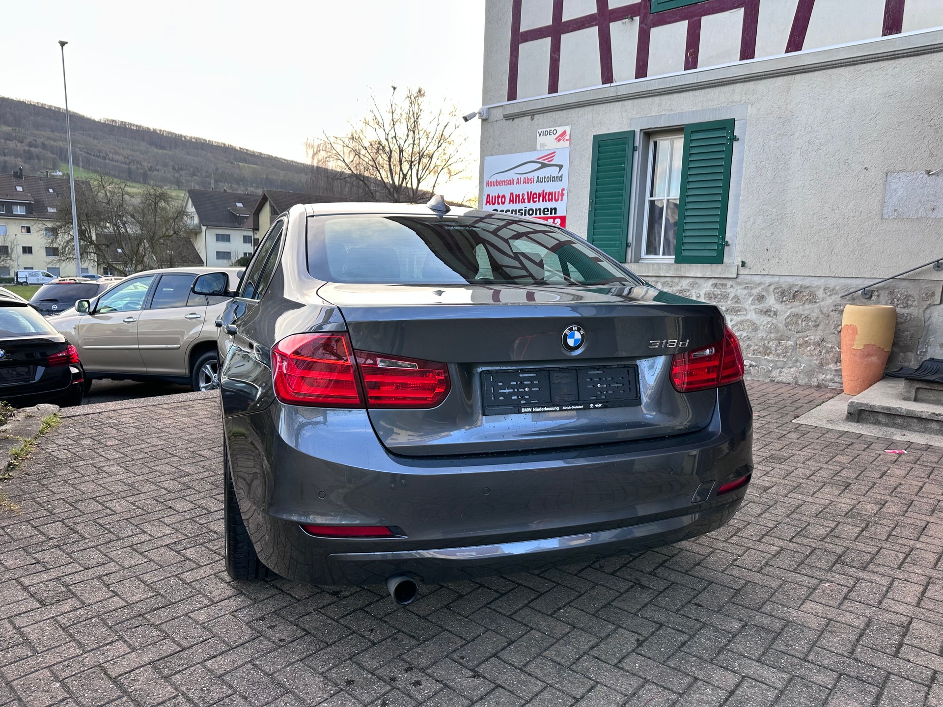 BMW 318d-image-3