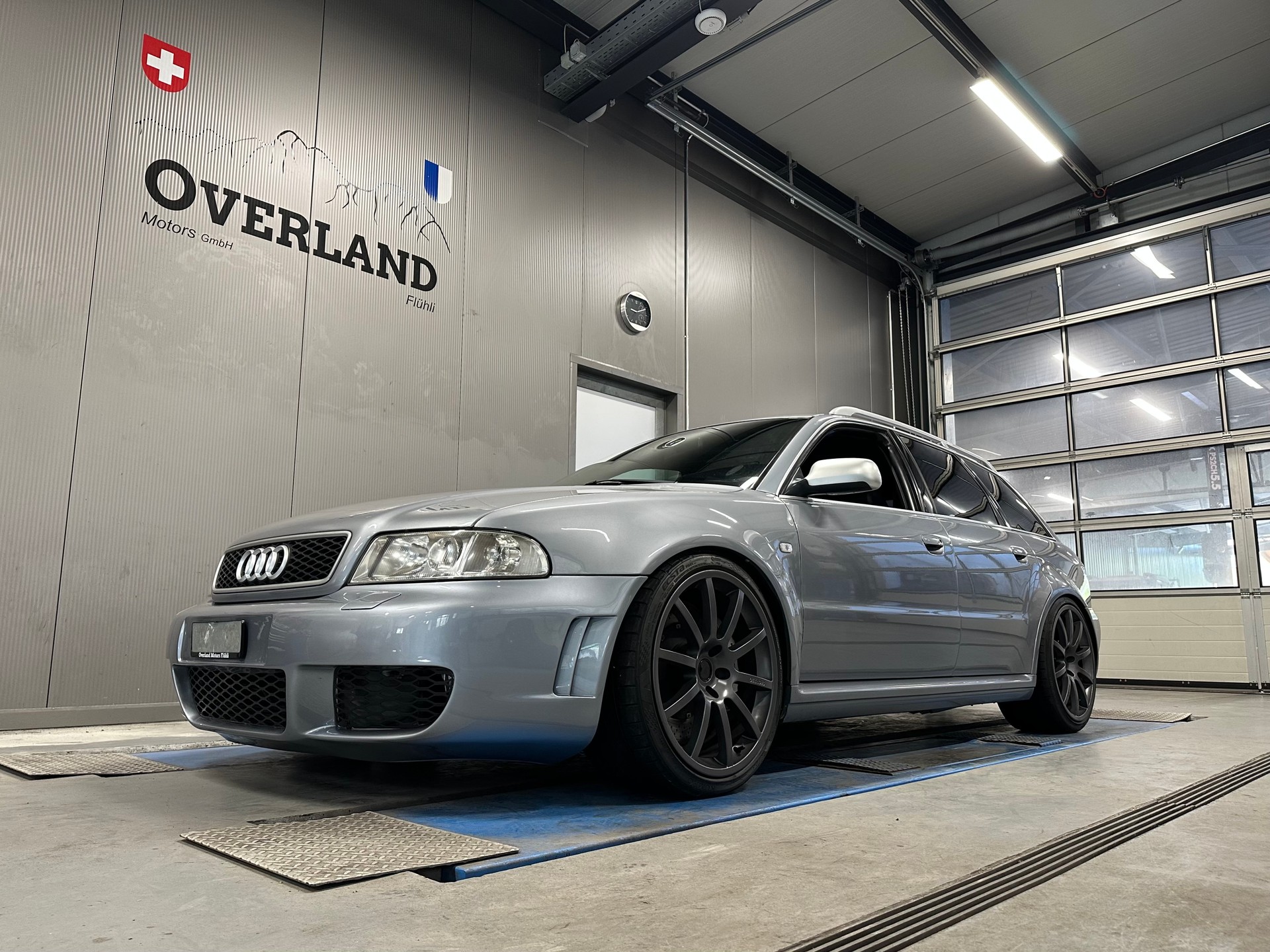 AUDI RS4 Avant quattro-image-10