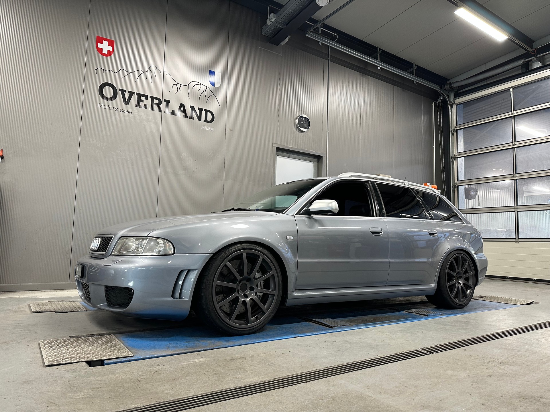AUDI RS4 Avant quattro-image-1