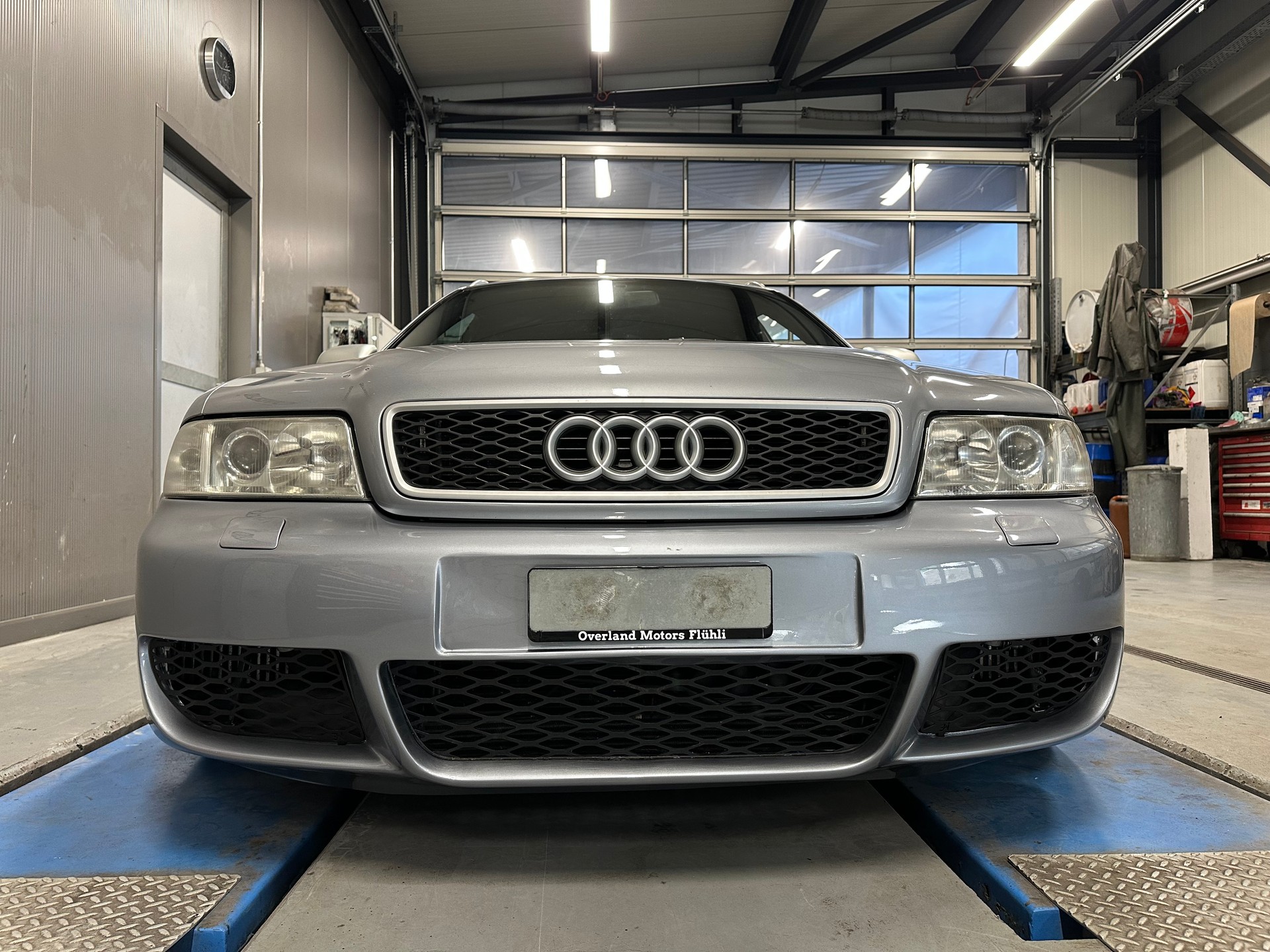 AUDI RS4 Avant quattro-image-9
