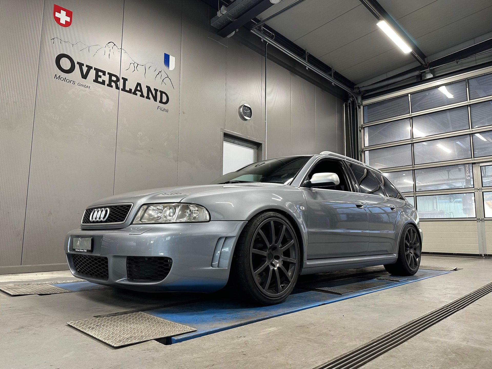 AUDI RS4 Avant quattro-image-14