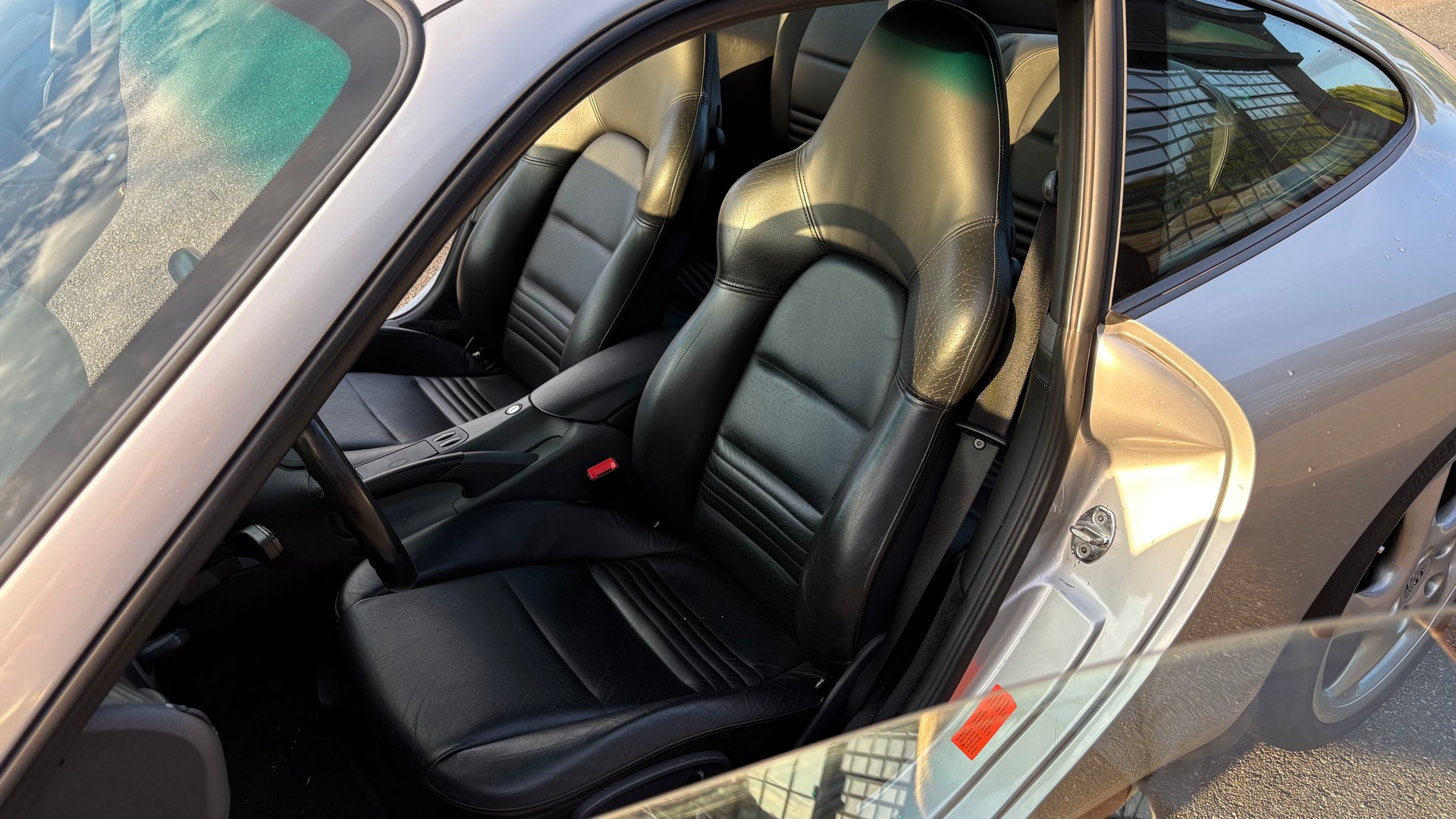 PORSCHE 911 Carrera-image-16