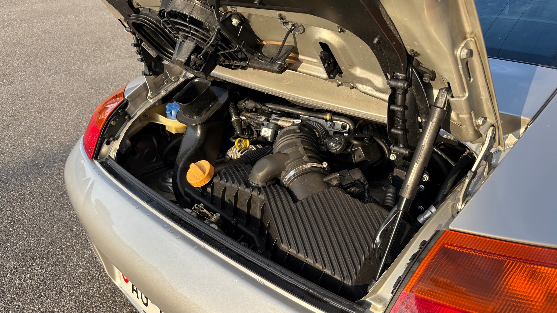 PORSCHE 911 Carrera-image-9