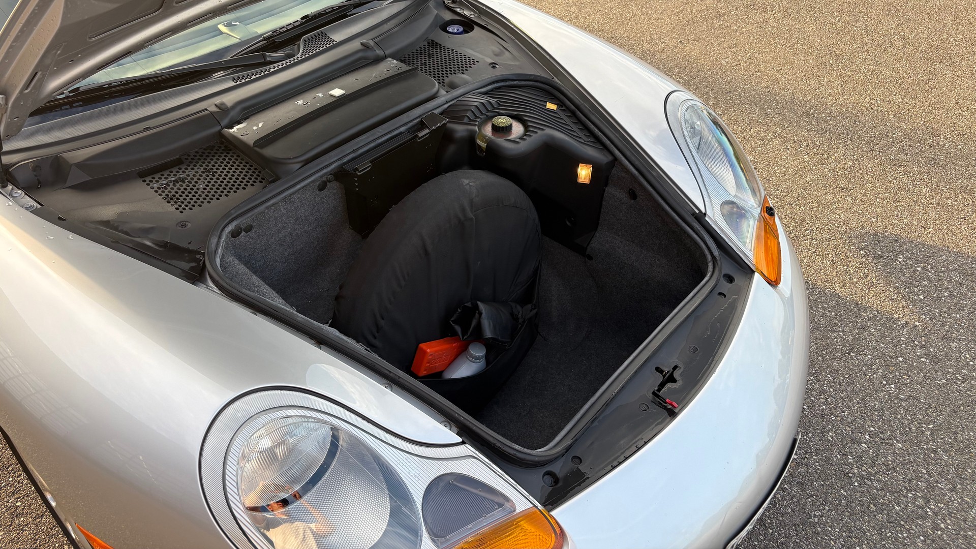PORSCHE 911 Carrera-image-10