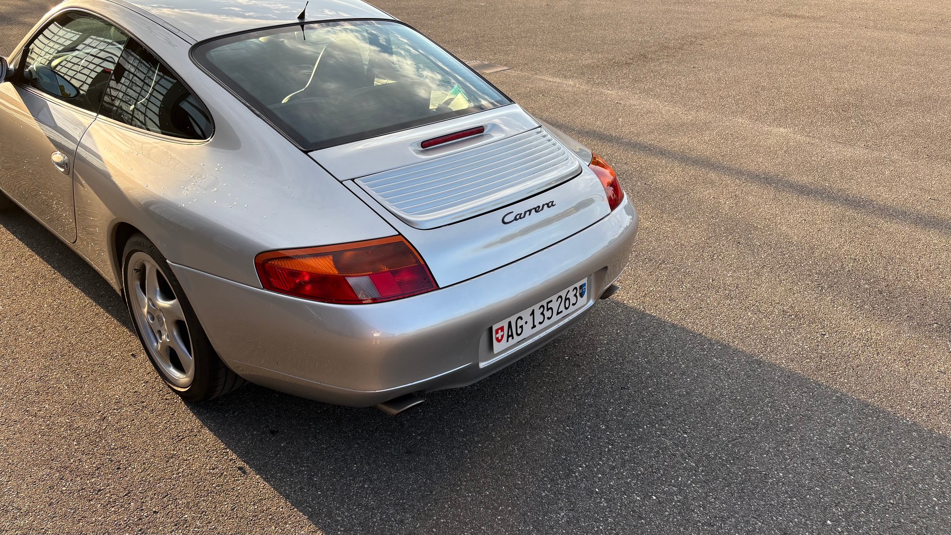 PORSCHE 911 Carrera-image-5