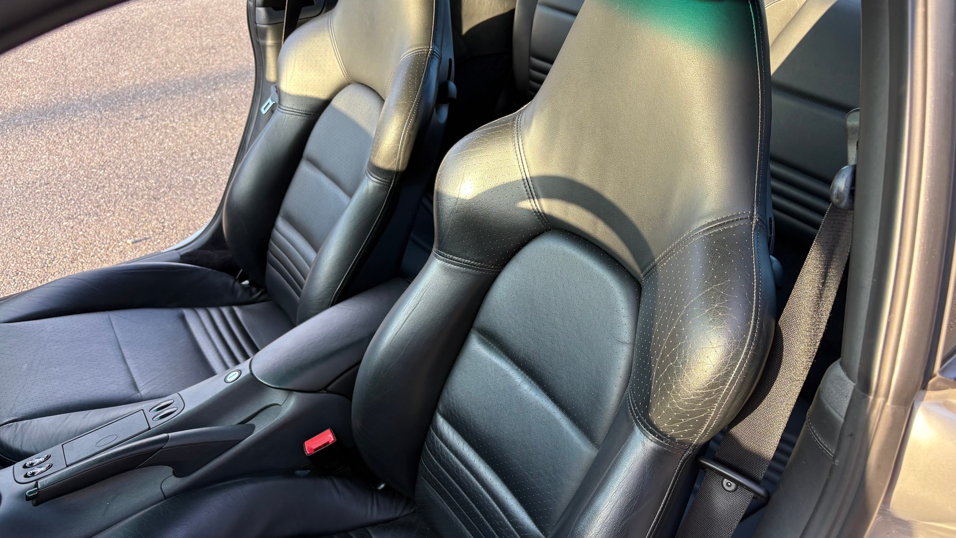 PORSCHE 911 Carrera-image-17