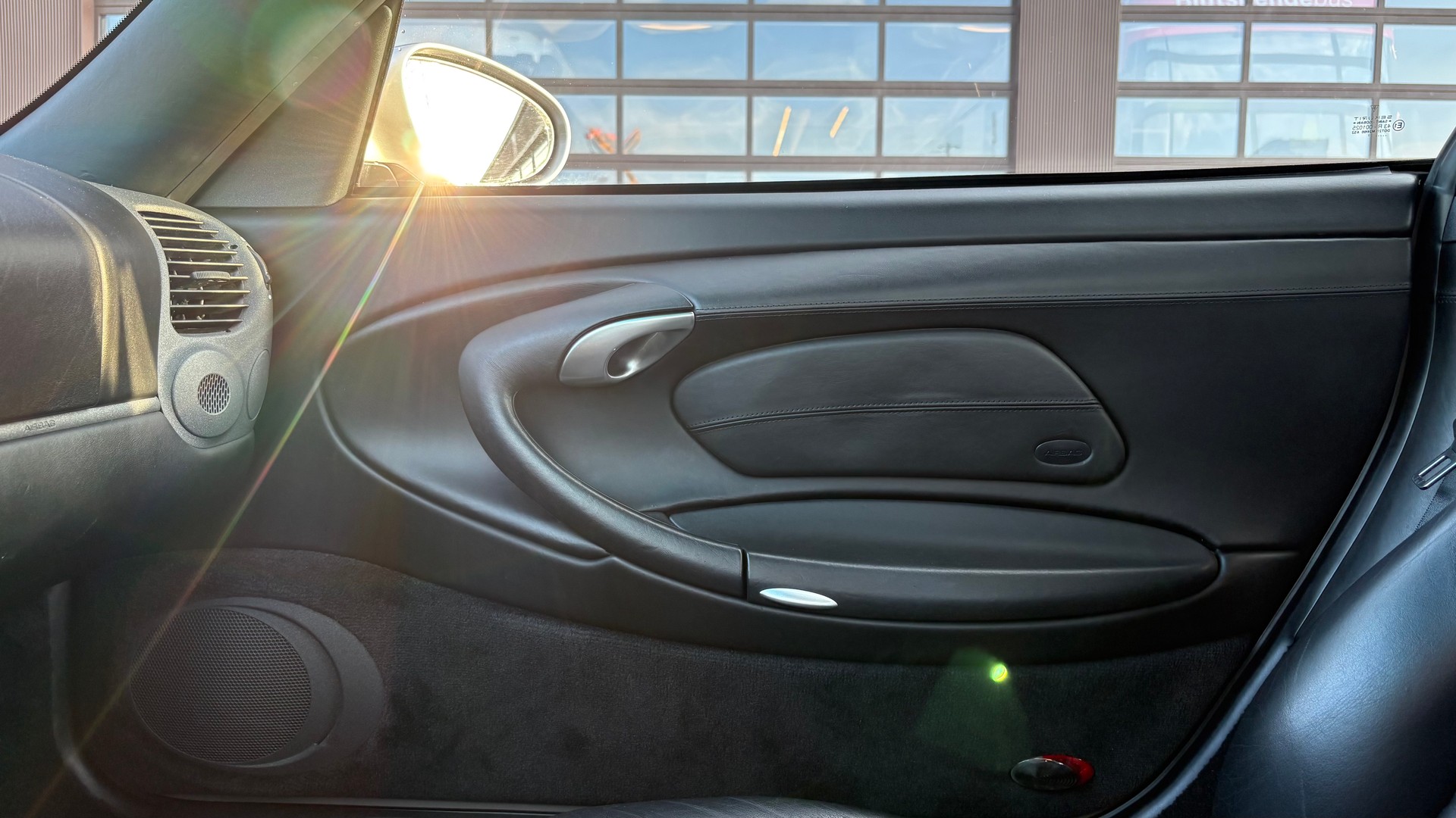 PORSCHE 911 Carrera-image-19