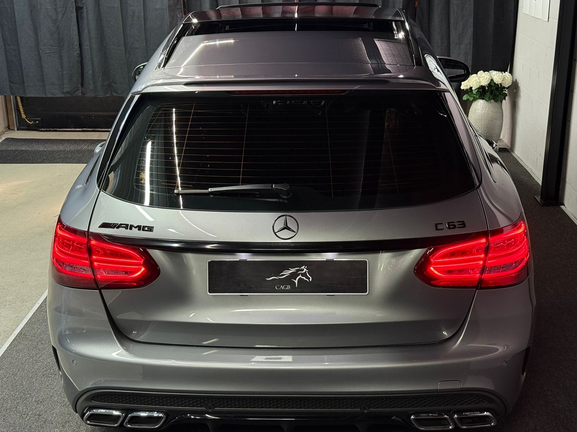 MERCEDES-BENZ C 63 AMG Speedshift /// Service stets in der Vertragswerkstatt durchgeführt-image-9