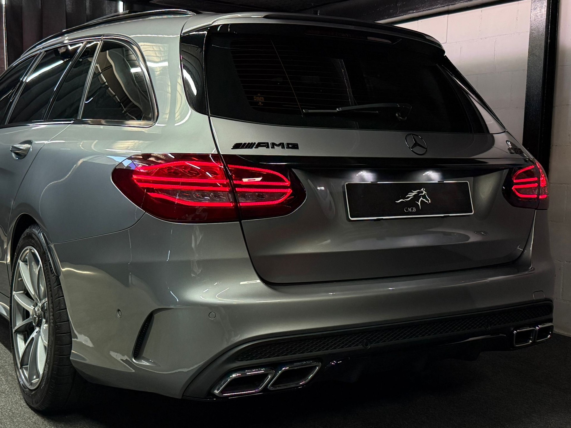 MERCEDES-BENZ C 63 AMG Speedshift /// Service stets in der Vertragswerkstatt durchgeführt-image-7