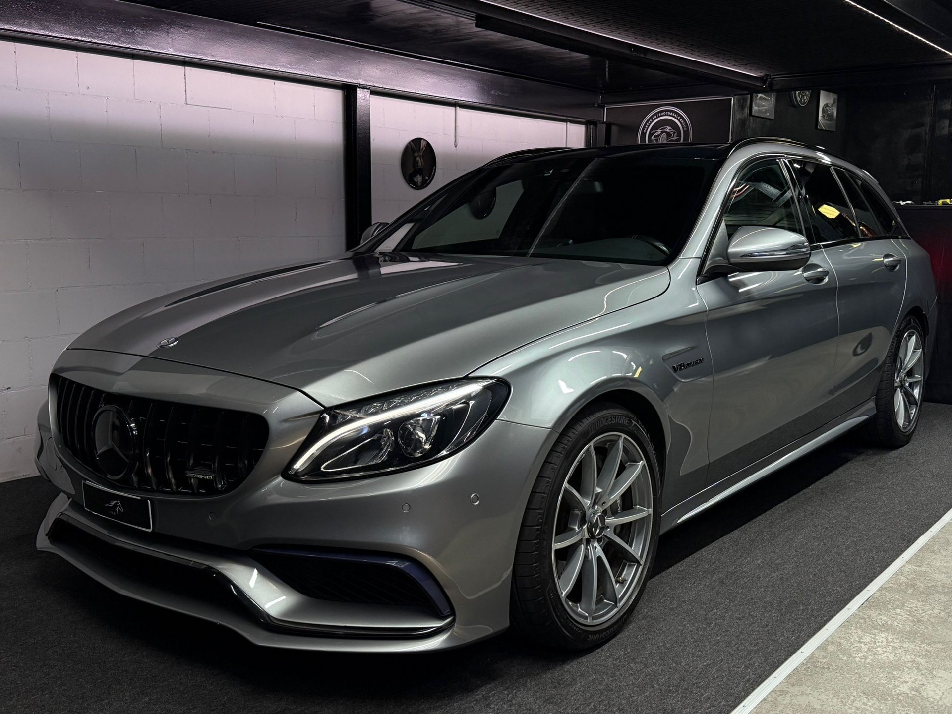 MERCEDES-BENZ C 63 AMG Speedshift /// Service stets in der Vertragswerkstatt durchgeführt